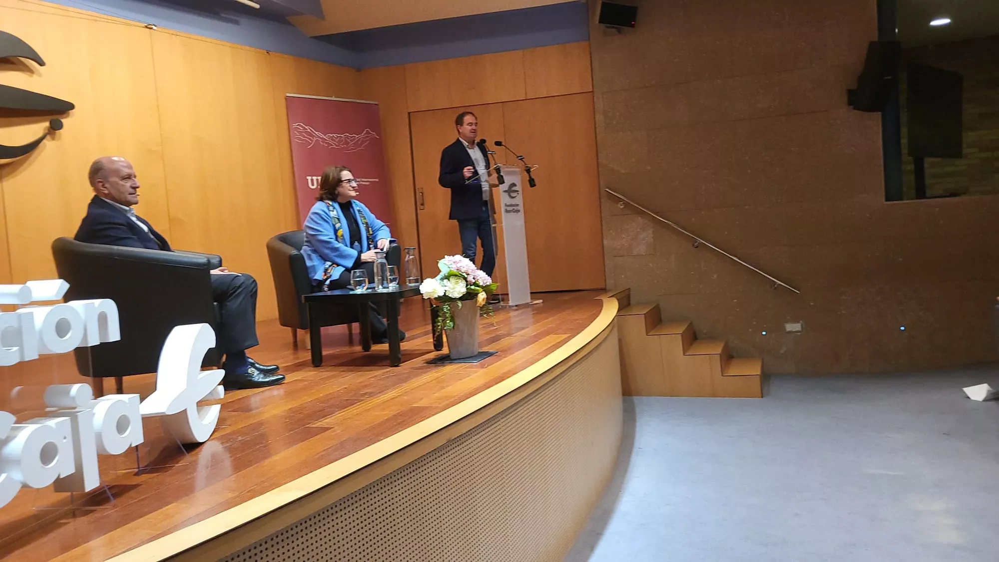 Conferencia de José Antonio Zarzalejos en Ibercaja en el ciclo de la UIMP