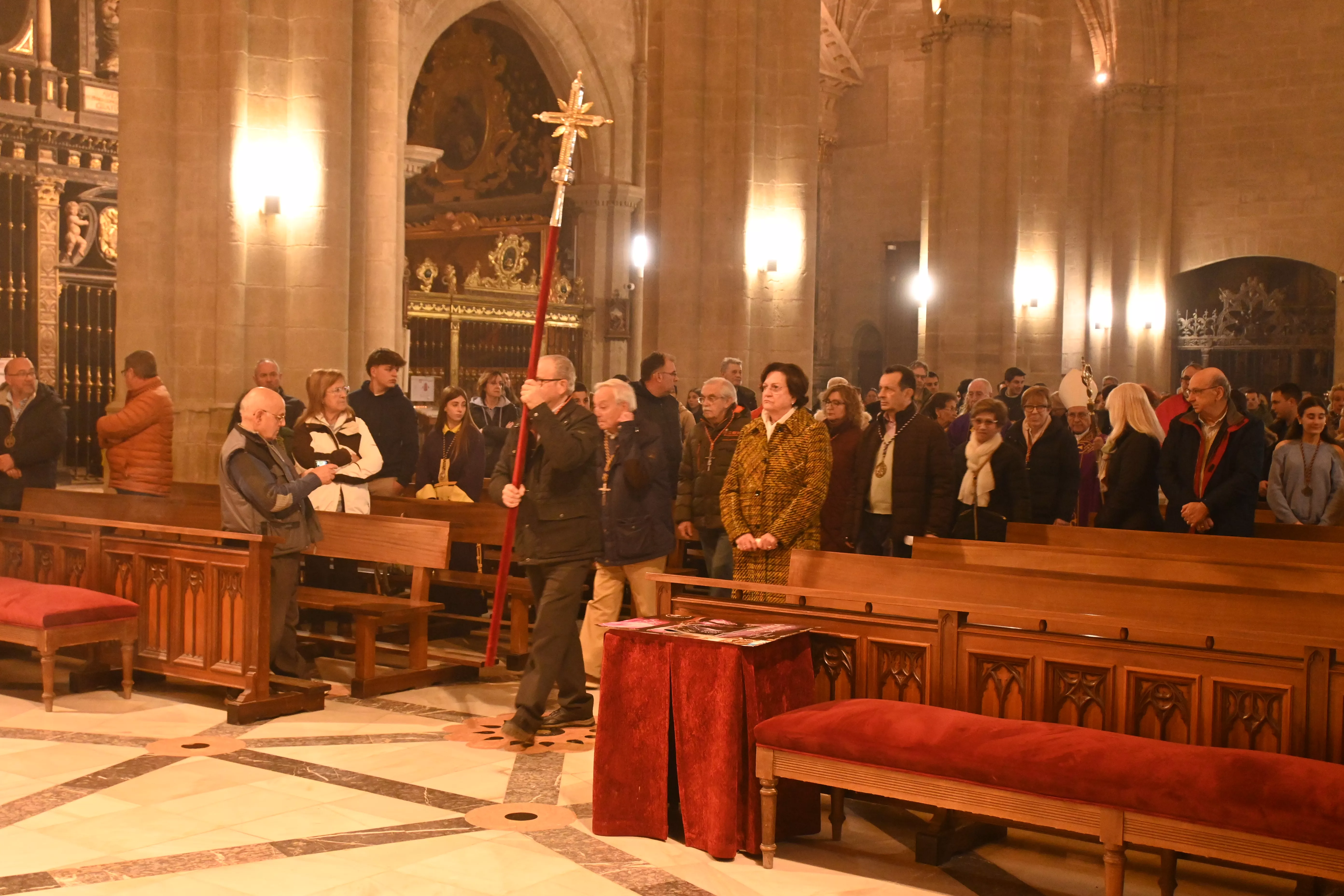 Miércoles de Ceniza en la Catedral de Huesca. Foto Carlos Jalle González