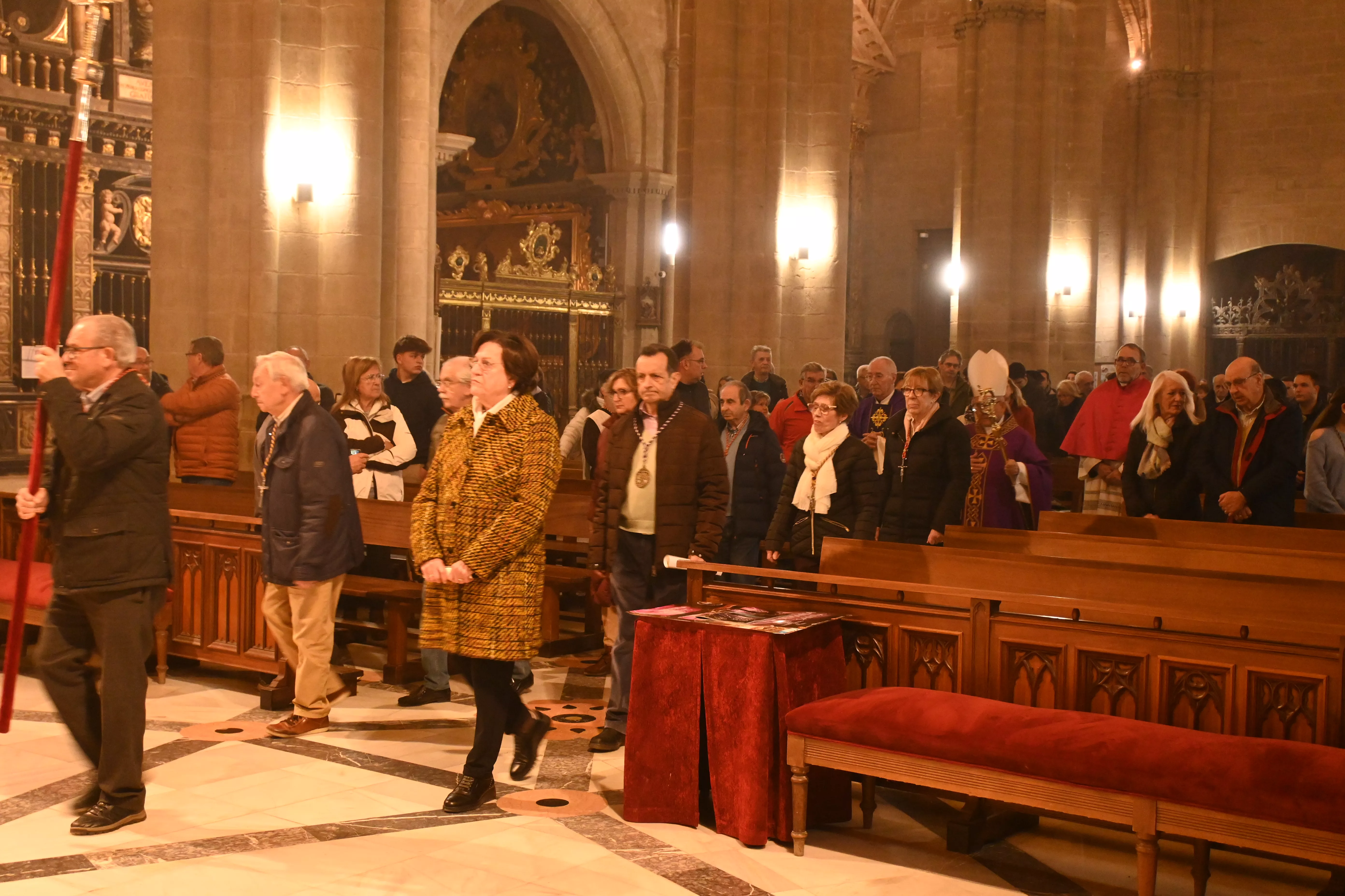 Miércoles de Ceniza en la Catedral de Huesca. Foto Carlos Jalle González