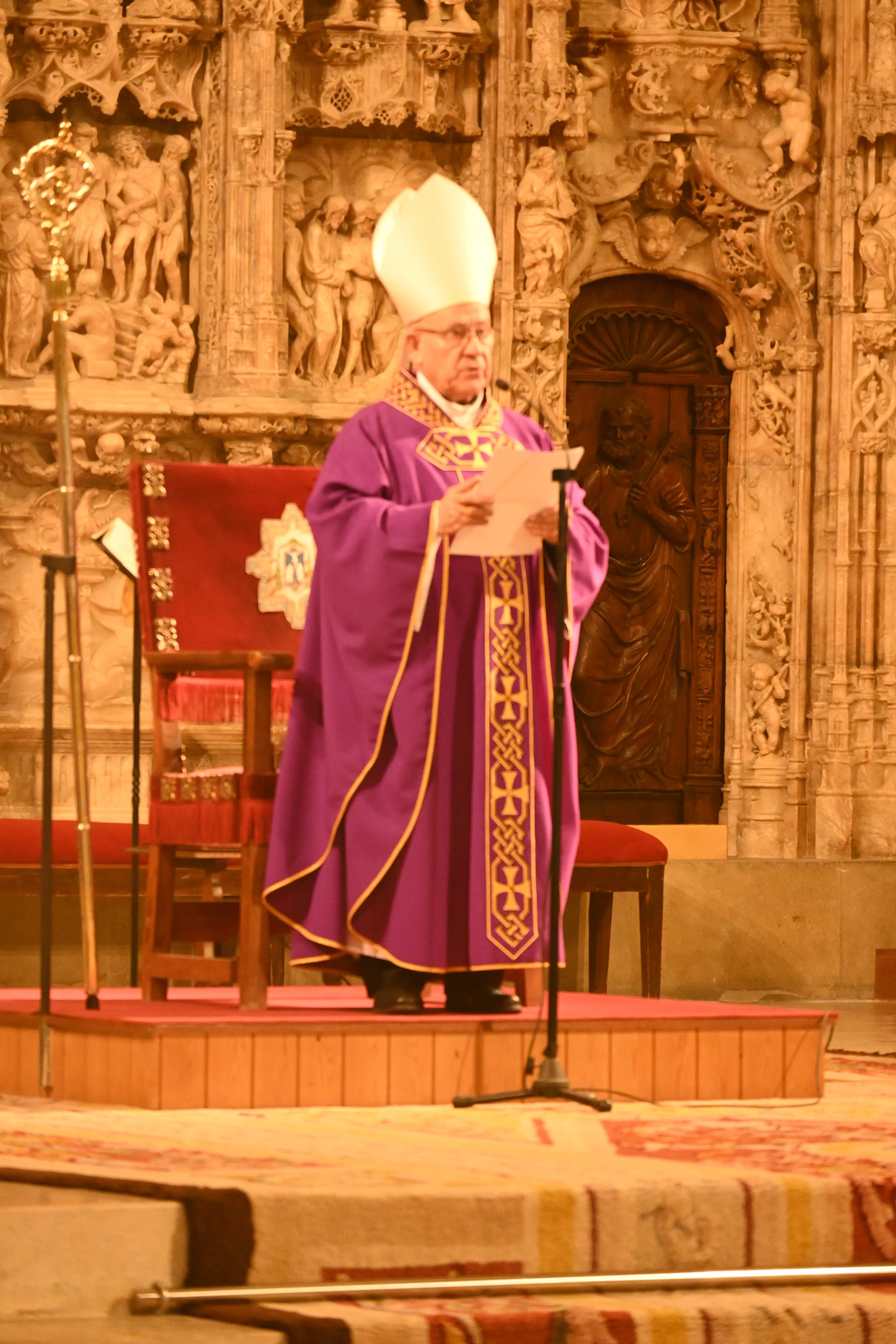 Miércoles de Ceniza en la Catedral de Huesca. Foto Carlos Jalle González