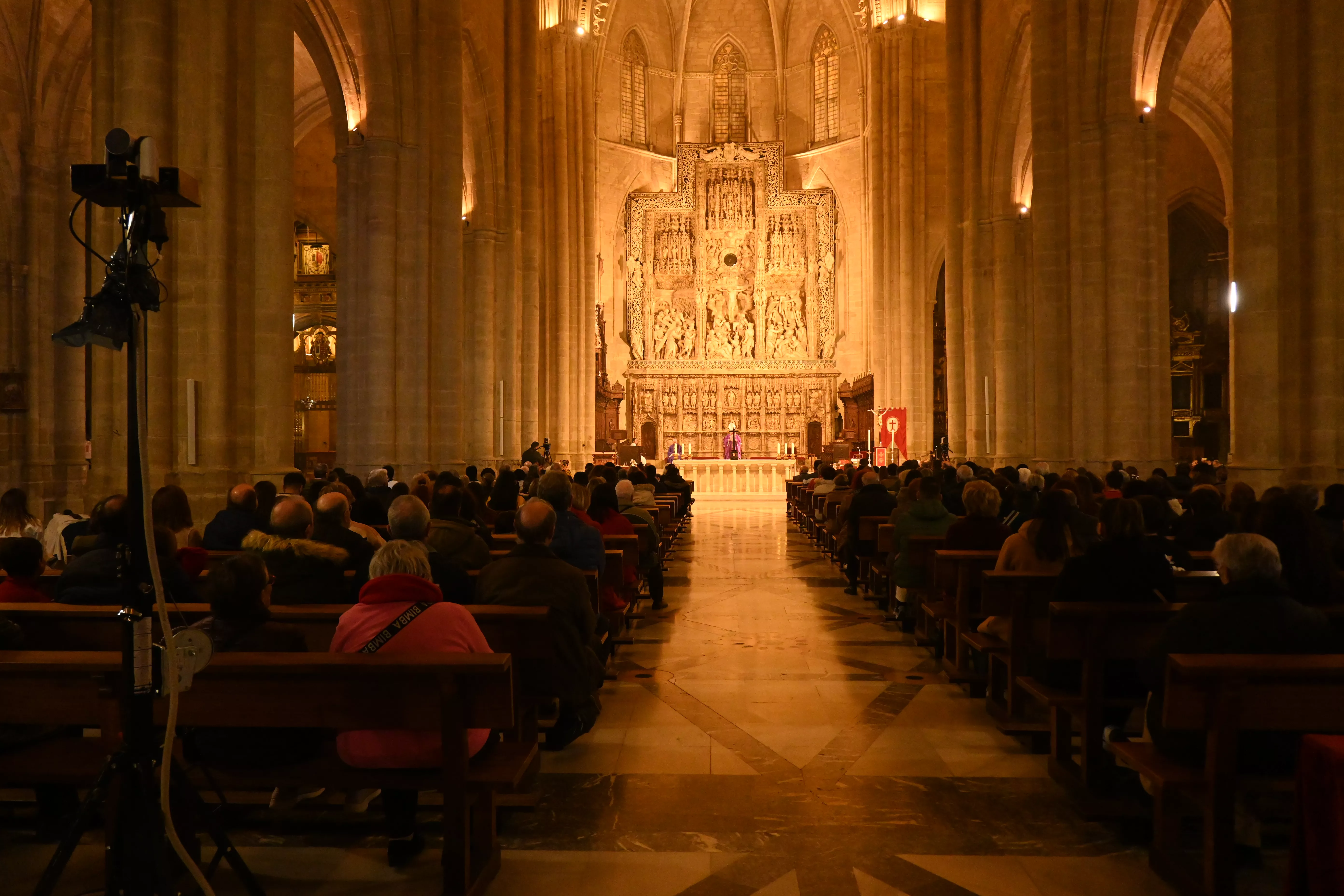 Miércoles de Ceniza en la Catedral de Huesca. Foto Carlos Jalle González