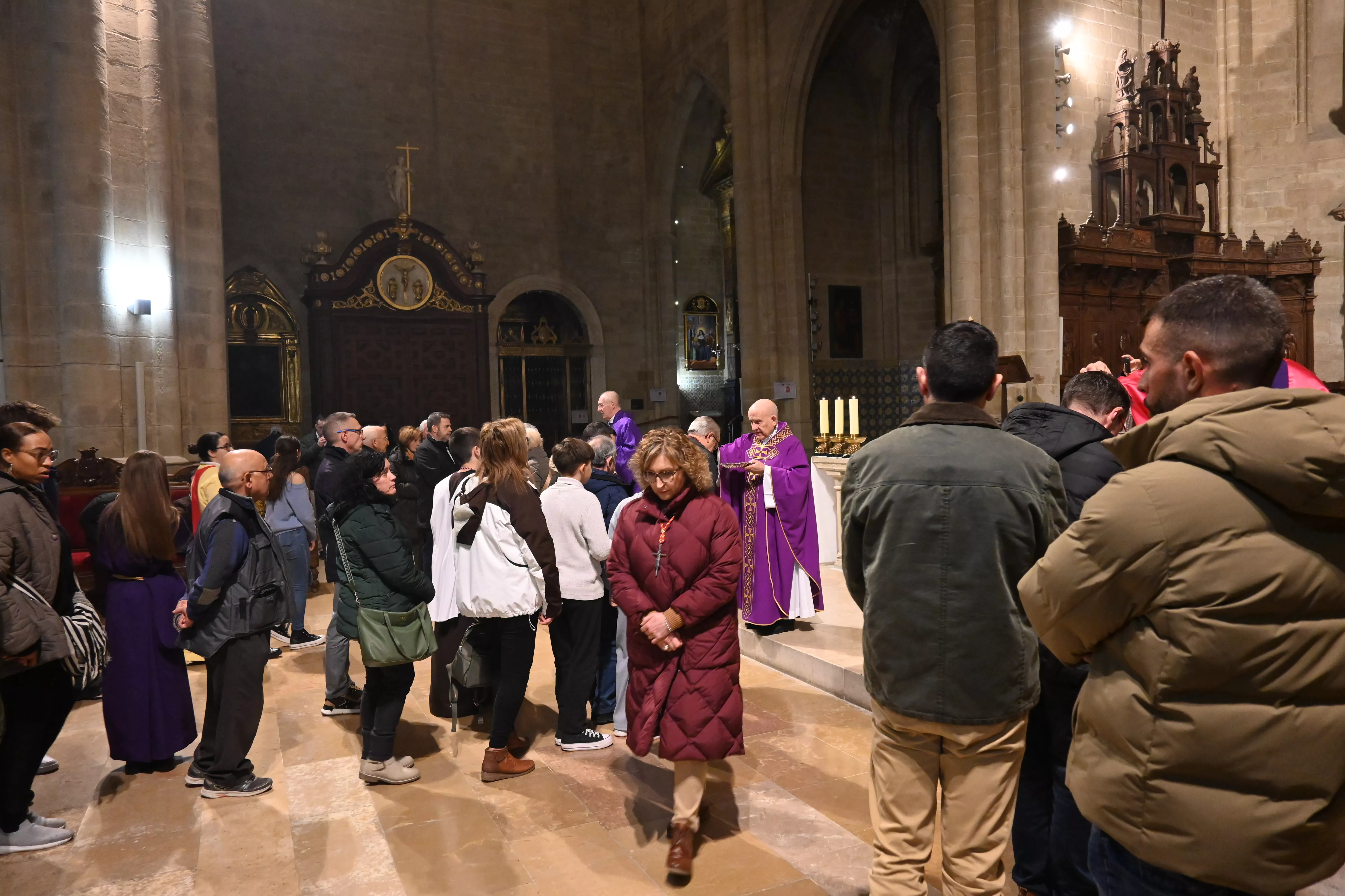 Miércoles de Ceniza en la Catedral de Huesca. Foto Carlos Jalle González