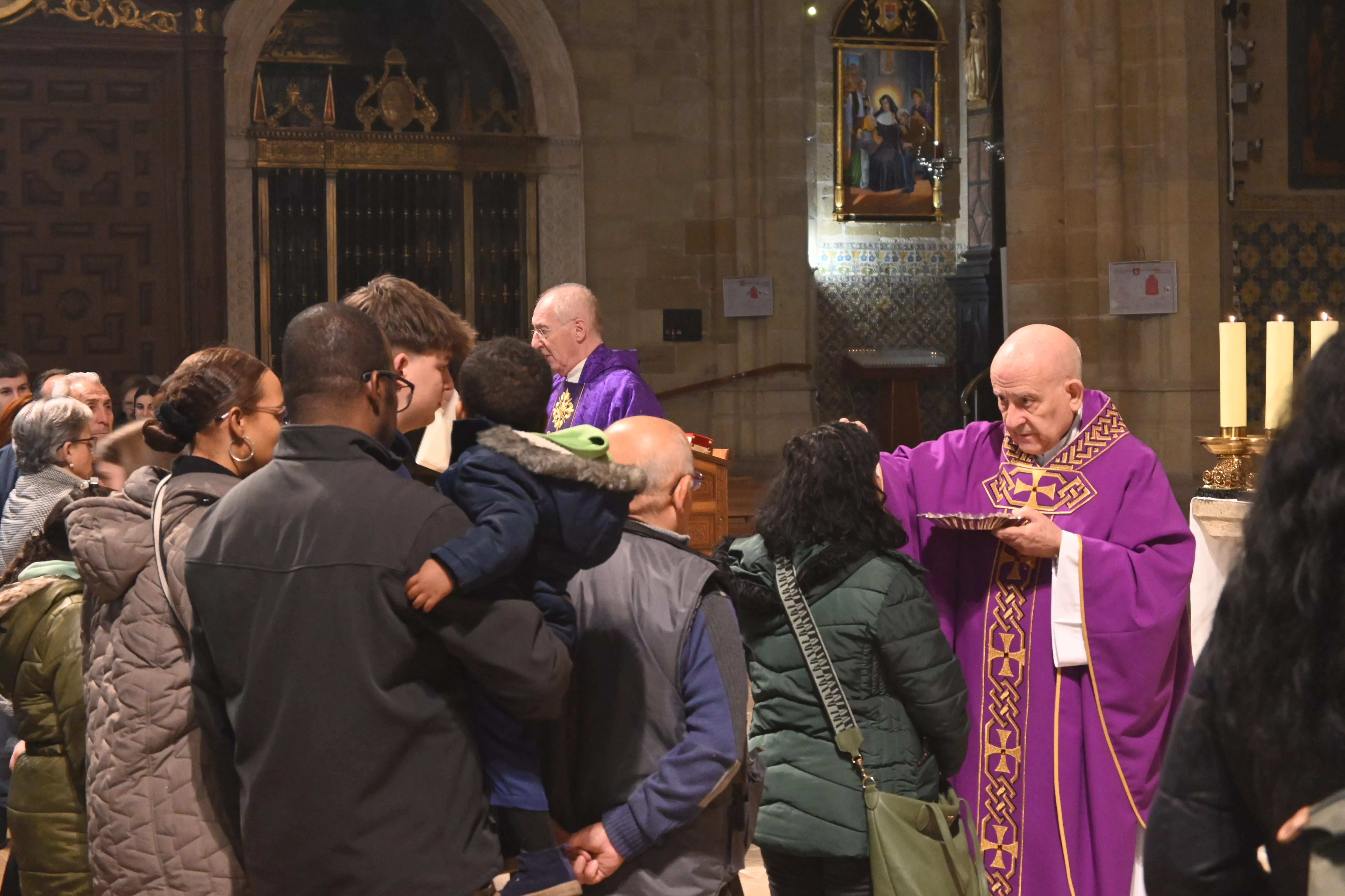 Miércoles de Ceniza en la Catedral de Huesca. Foto Carlos Jalle González