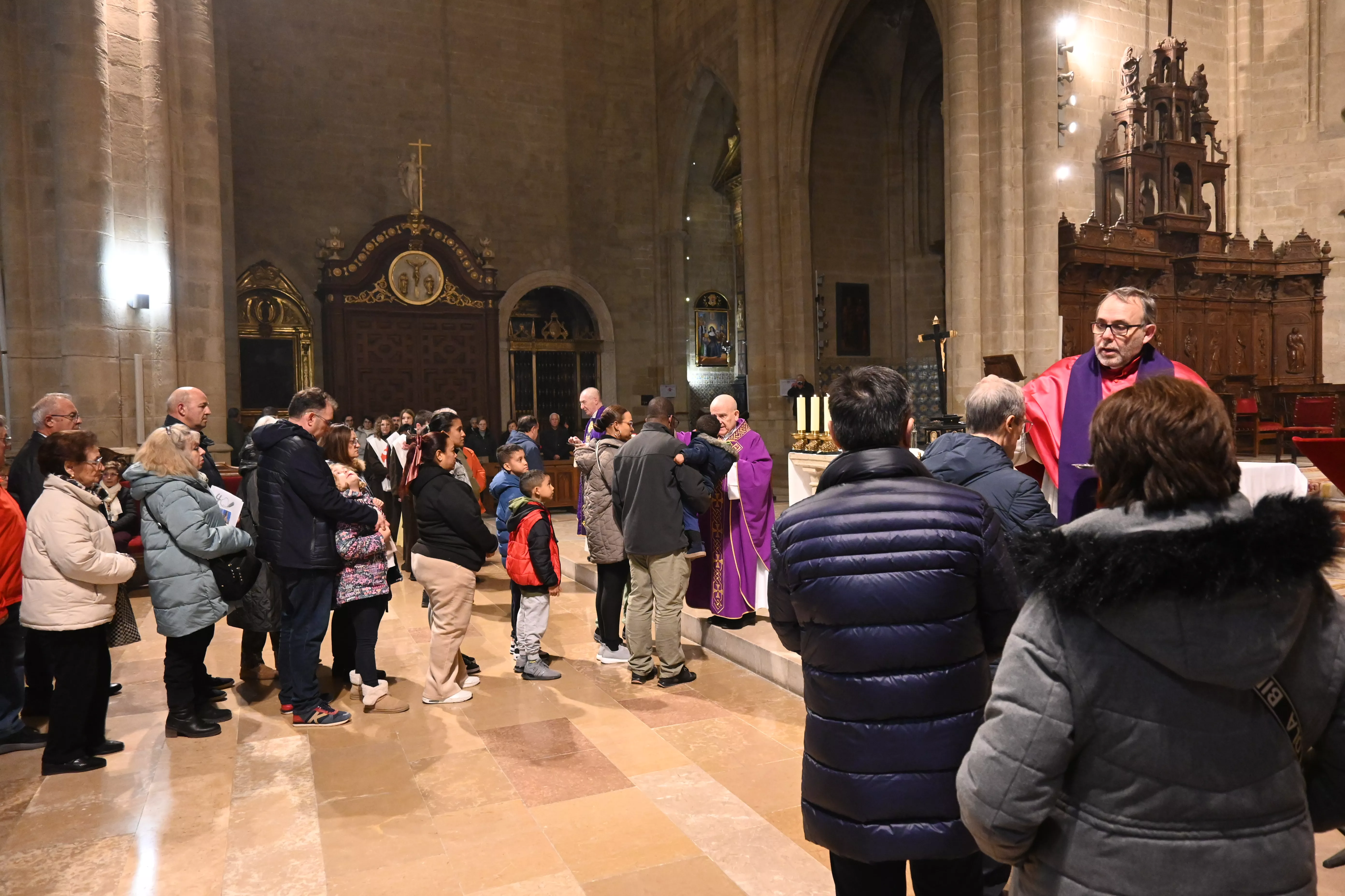 Miércoles de Ceniza en la Catedral de Huesca. Foto Carlos Jalle González