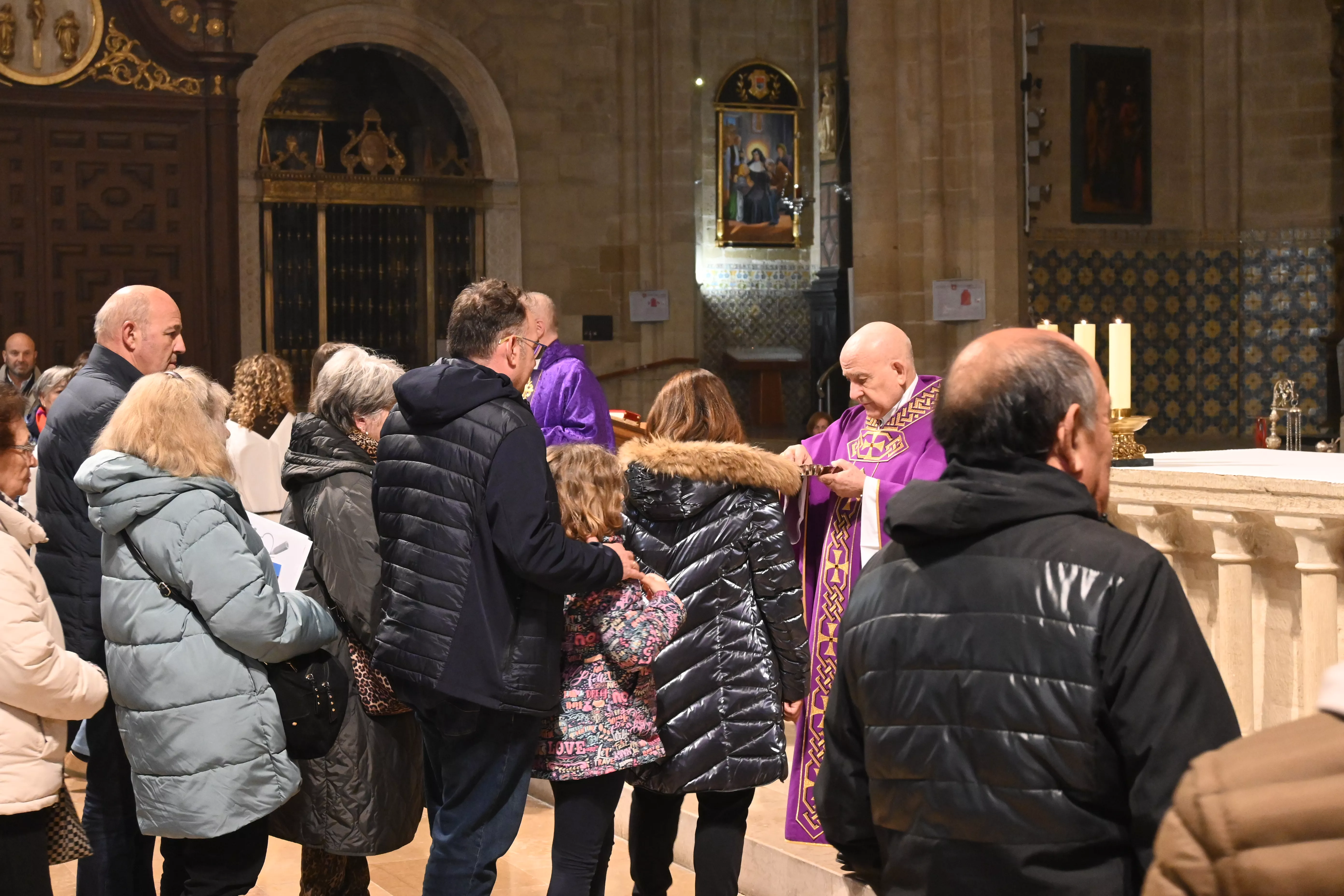 Miércoles de Ceniza en la Catedral de Huesca. Foto Carlos Jalle González