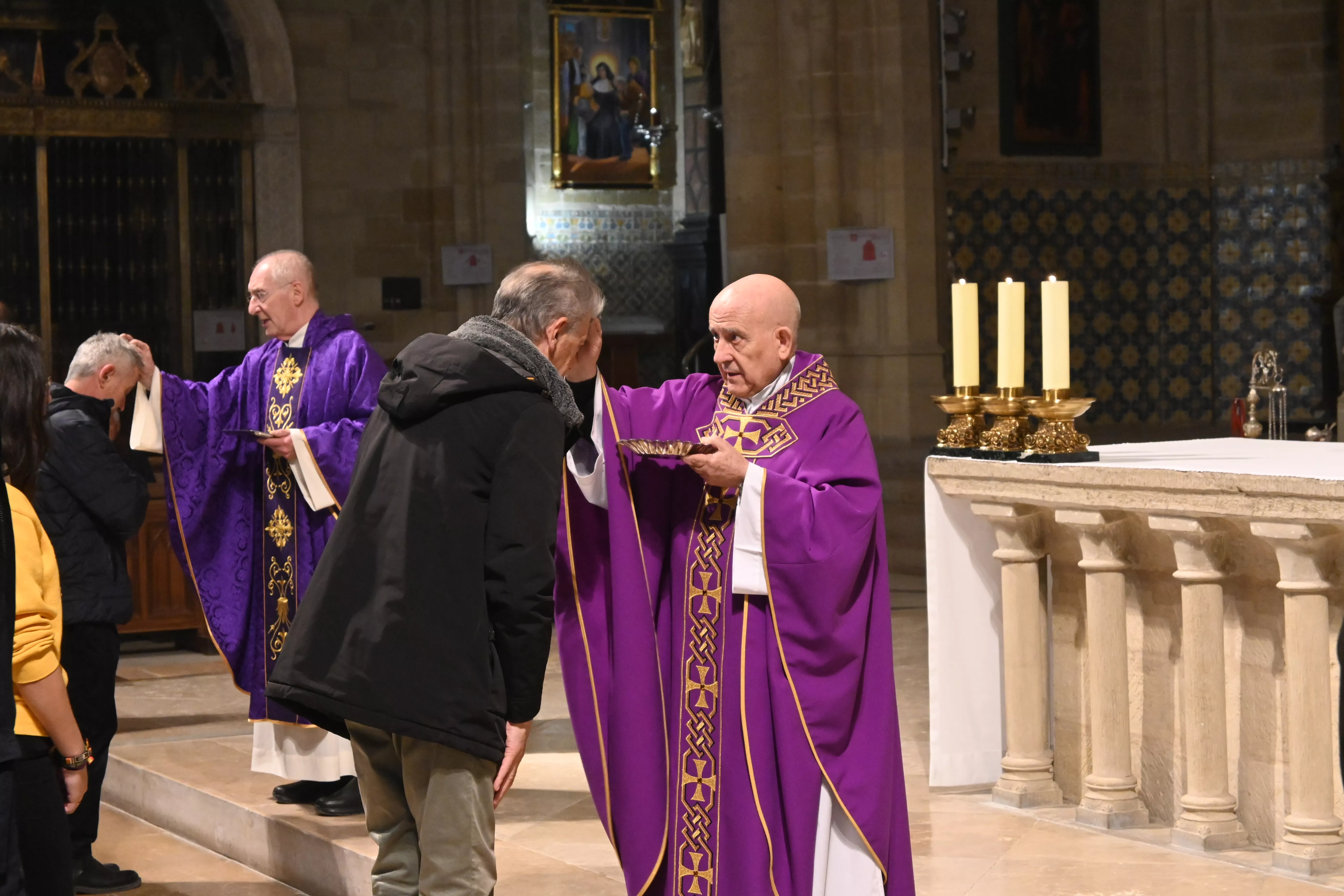 Miércoles de Ceniza en la Catedral de Huesca. Foto Carlos Jalle González