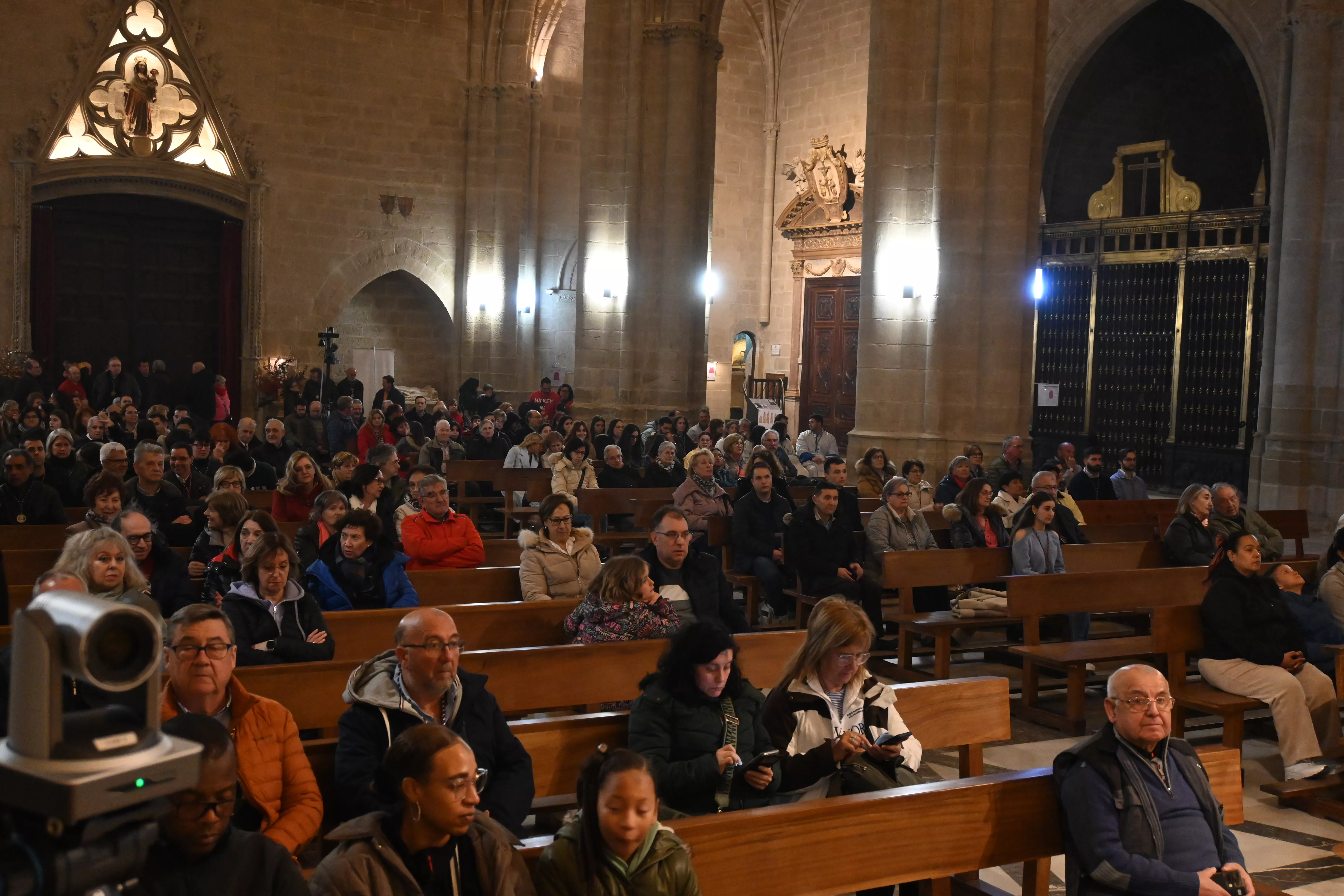 Miércoles de Ceniza en la Catedral de Huesca. Foto Carlos Jalle González