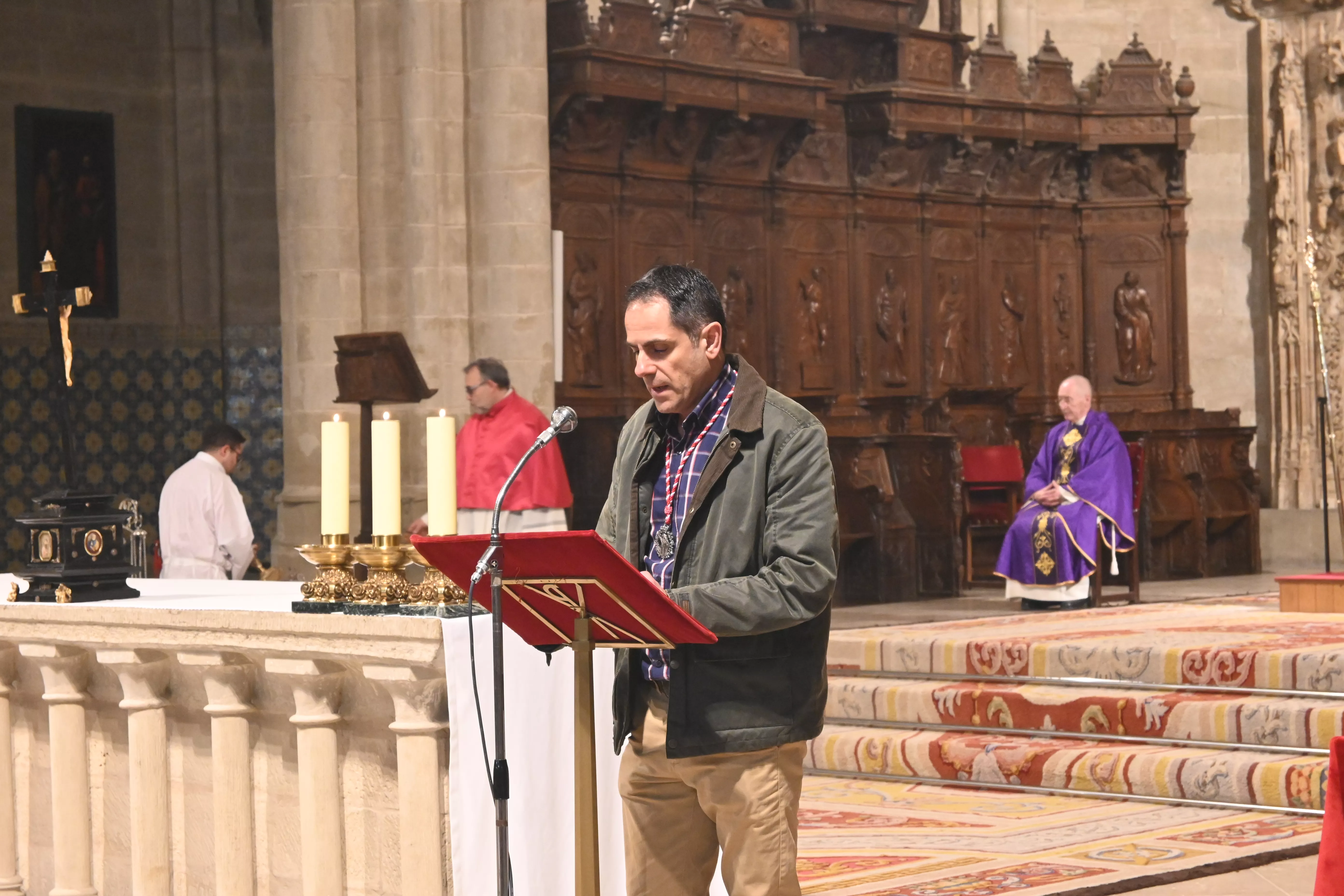 Miércoles de Ceniza en la Catedral de Huesca. Foto Carlos Jalle González