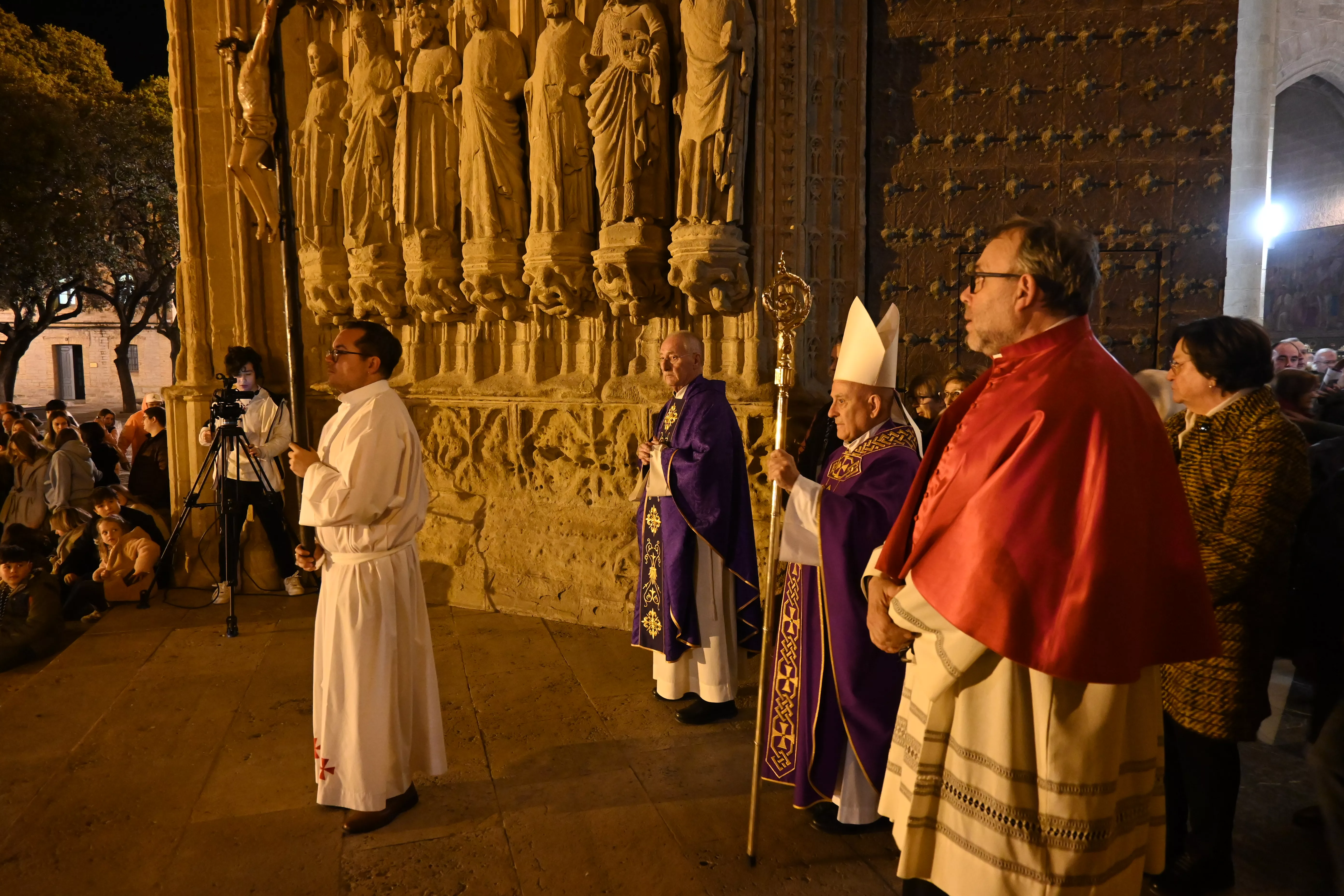 Miércoles de Ceniza en la Catedral de Huesca. Foto Carlos Jalle González