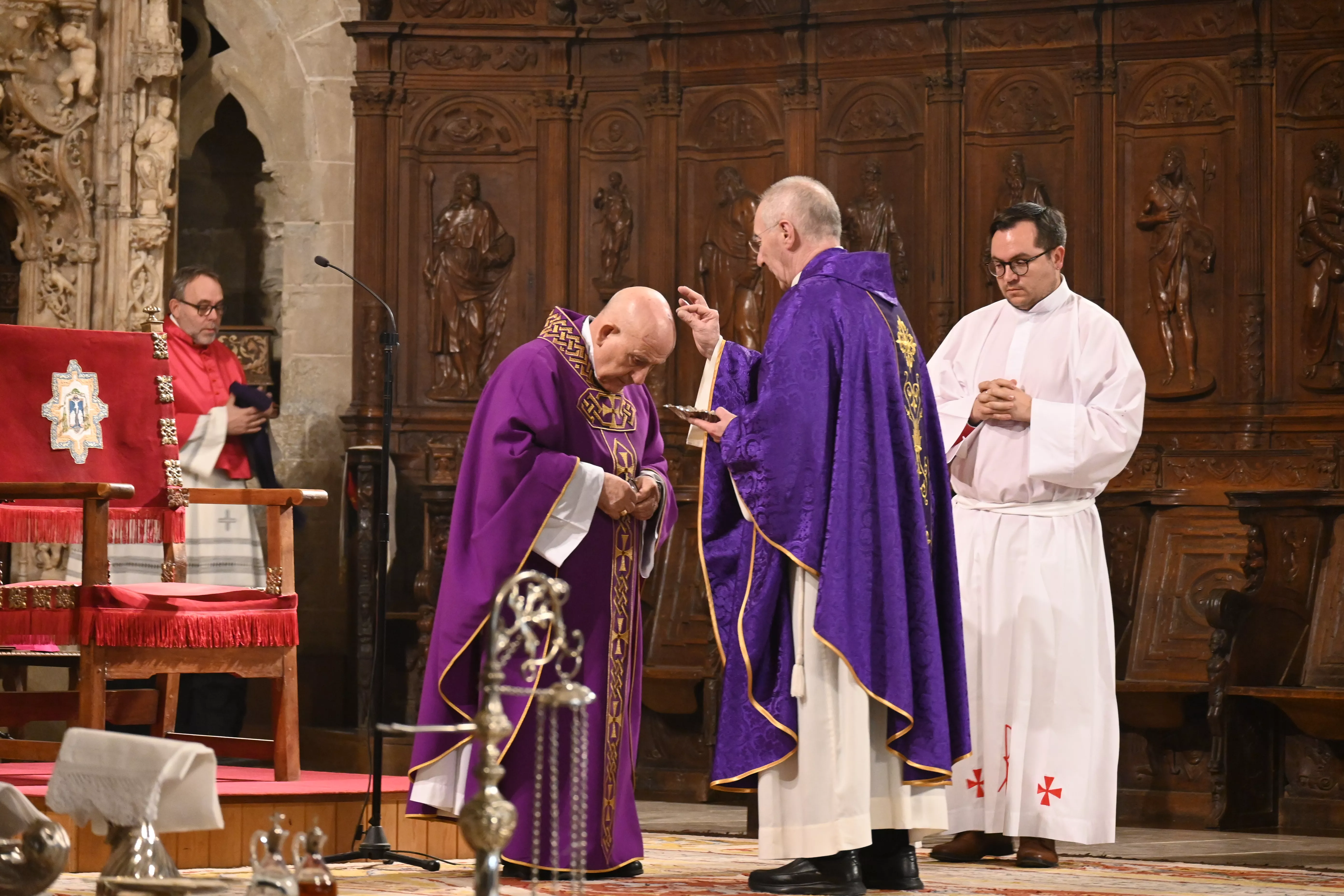 Miércoles de Ceniza en la Catedral de Huesca. Foto Carlos Jalle González