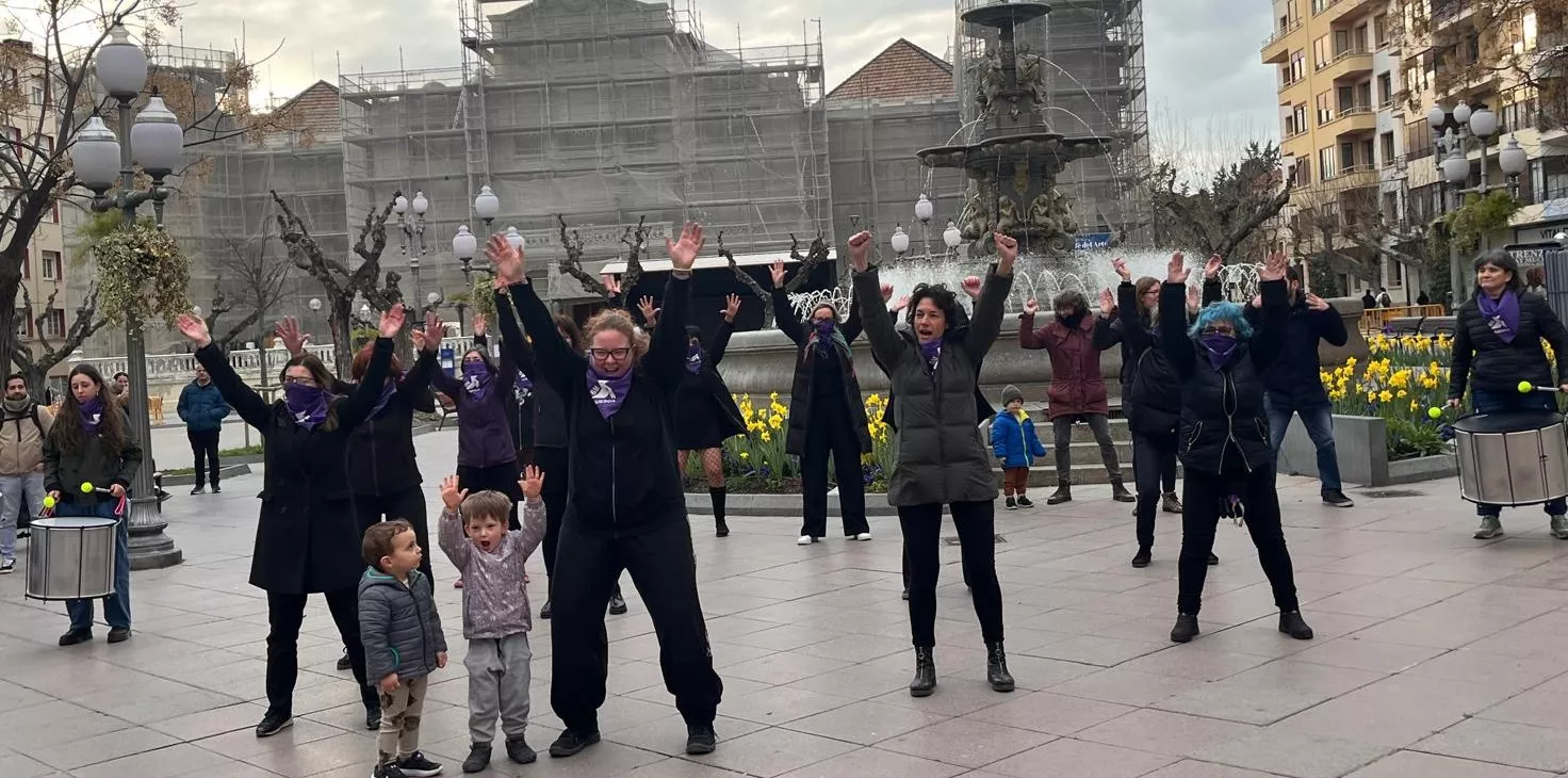 Haka feminista colectiva en Huesca dentro de los actos del 8M. Foto Mercedes Manterola
