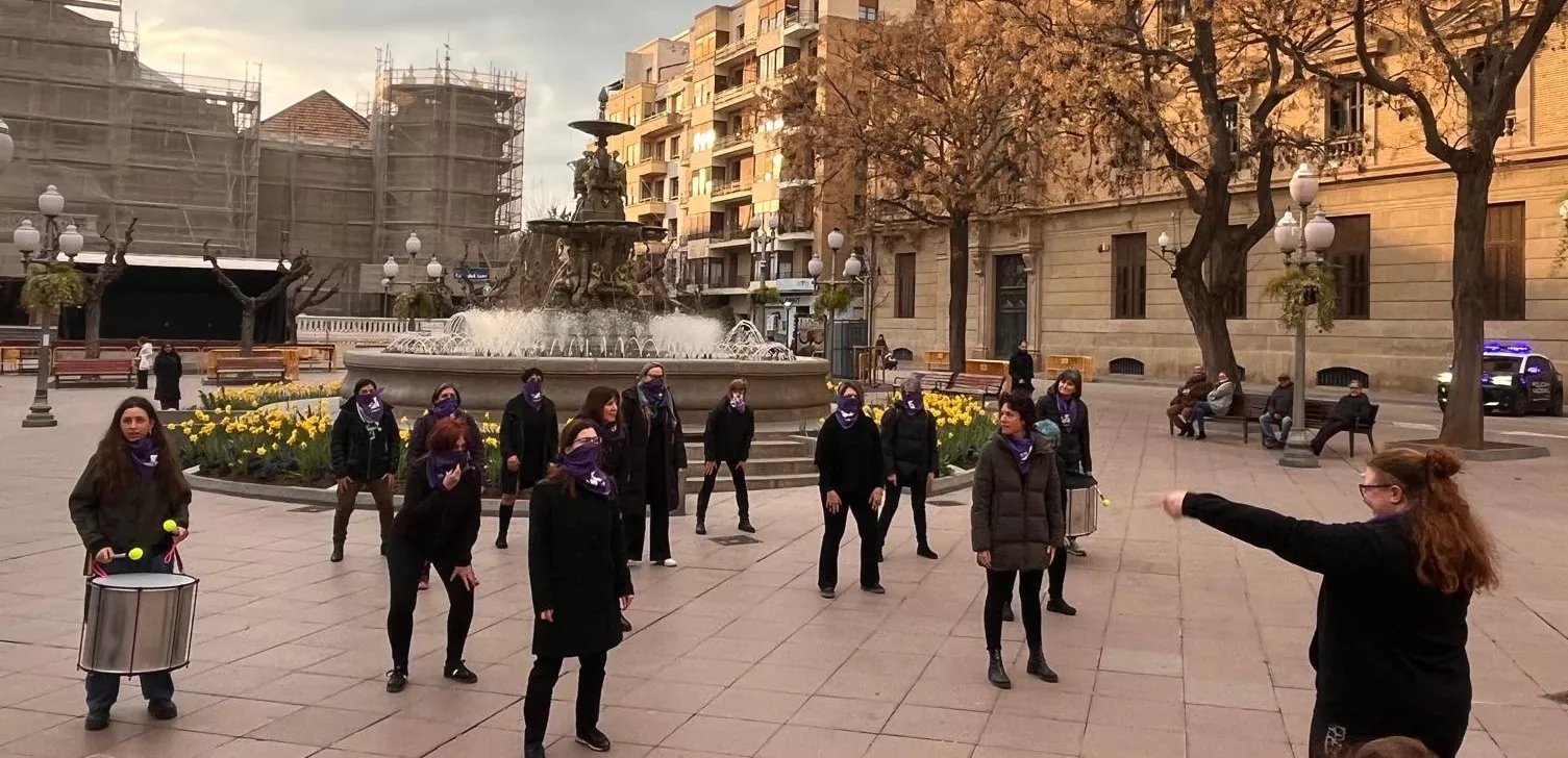 Haka feminista colectiva en Huesca dentro de los actos del 8M. Foto Mercedes Manterola
