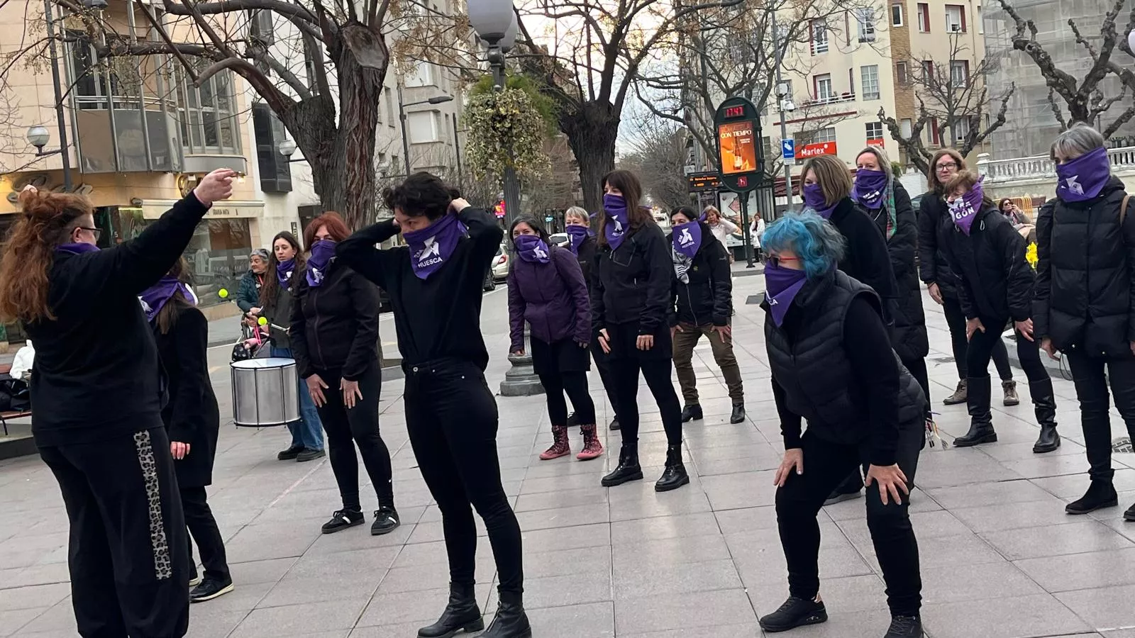 Haka feminista colectiva en Huesca dentro de los actos del 8M. Foto Mercedes Manterola
