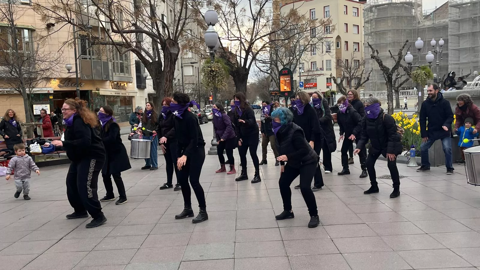 Haka feminista colectiva en Huesca dentro de los actos del 8M. Foto Mercedes Manterola