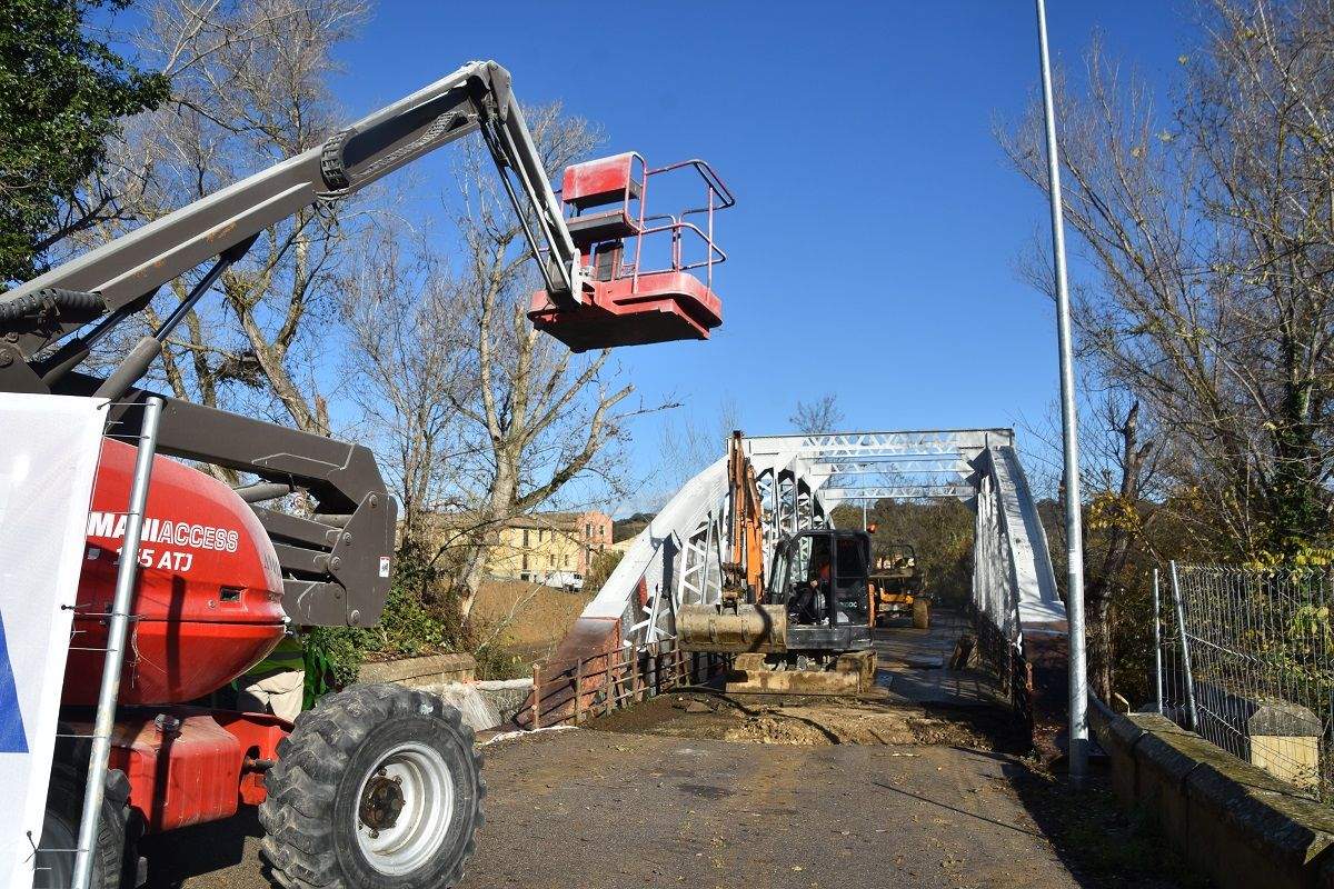 Obras en el puente de Santa Fe de Barbastro 