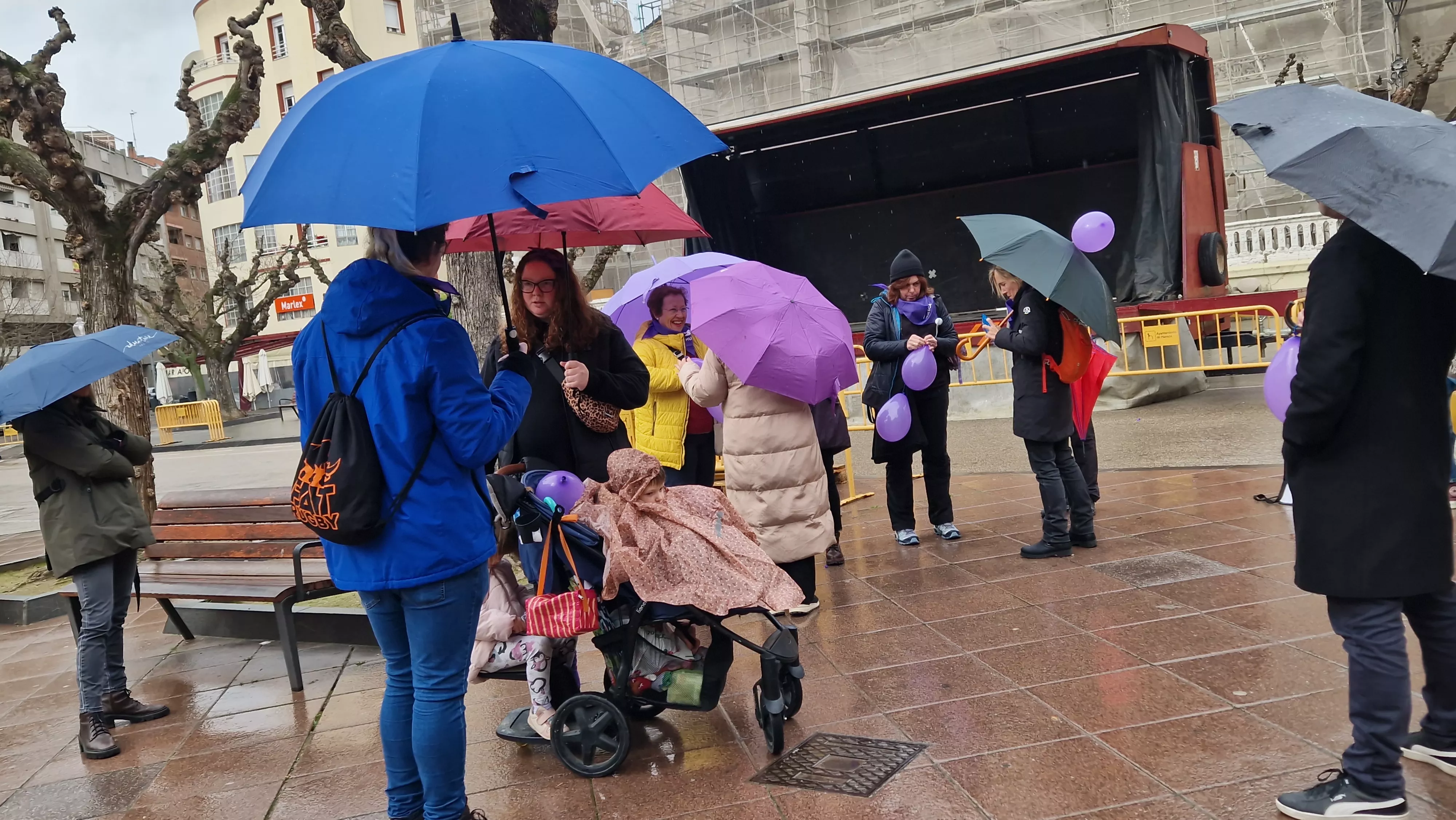 Andada feminista en Huesca con motivo del 8M Día Internacional de la Mujer. Foto Myriam Martínez