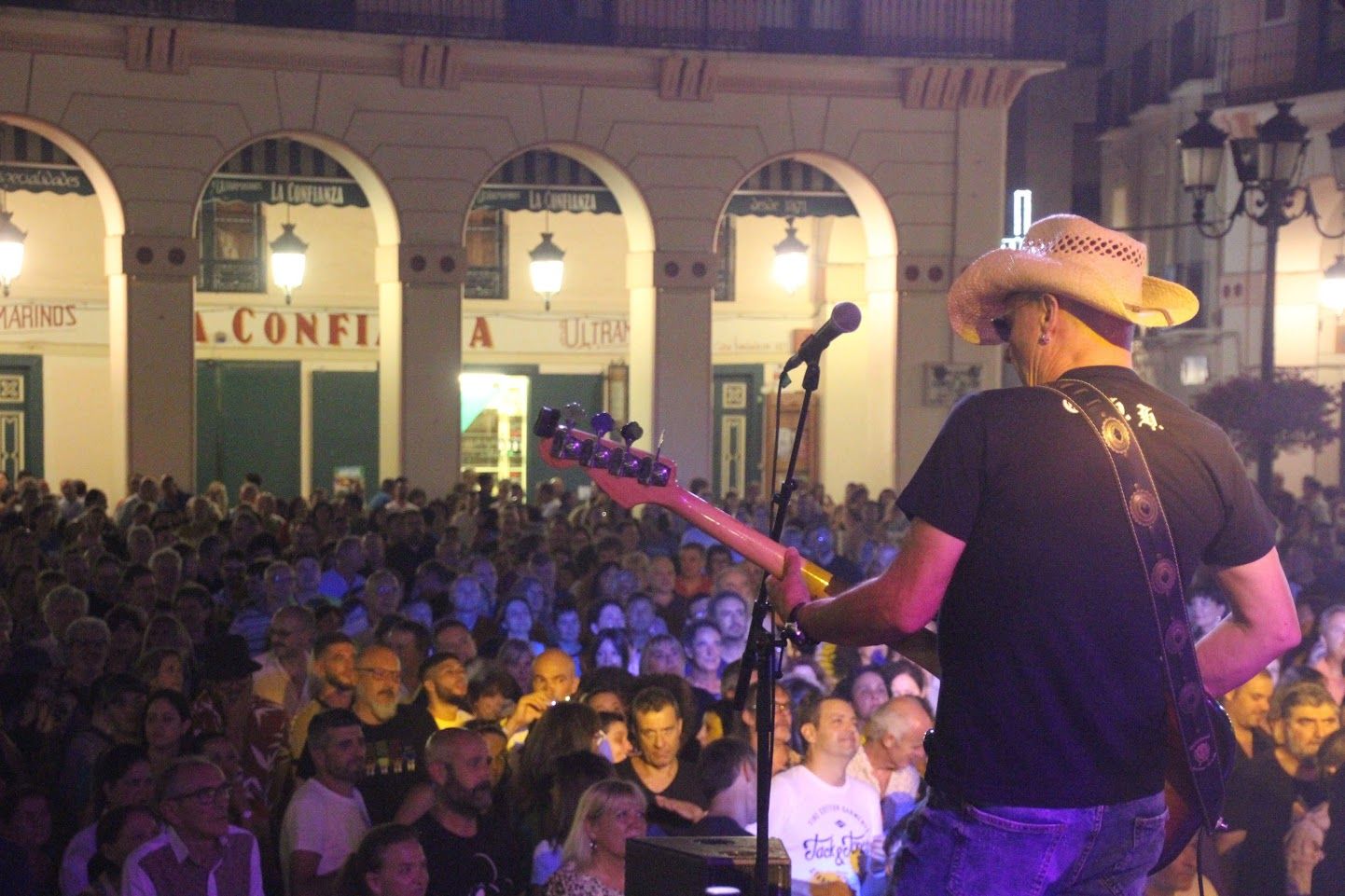 Escoria Oriental. Foto Carlos Neofato