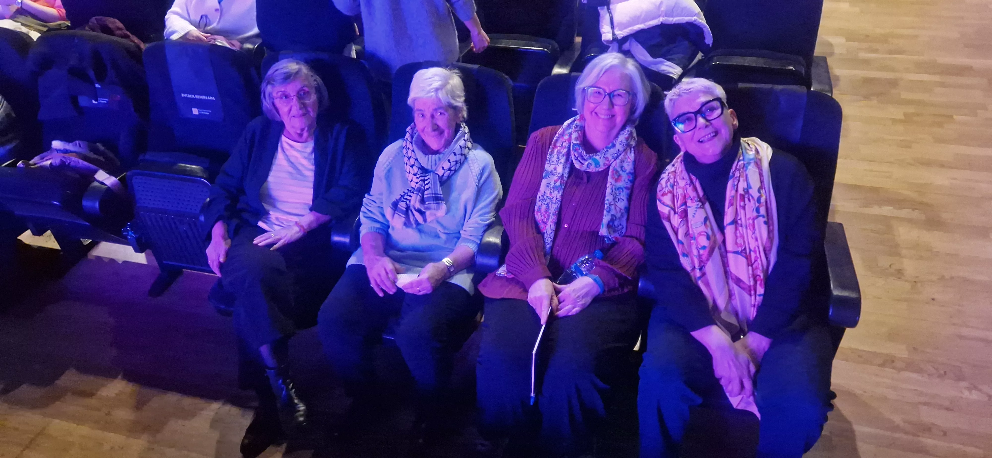 Encuentro  "Tan altas como la luna". Foto Myriam Martínerz