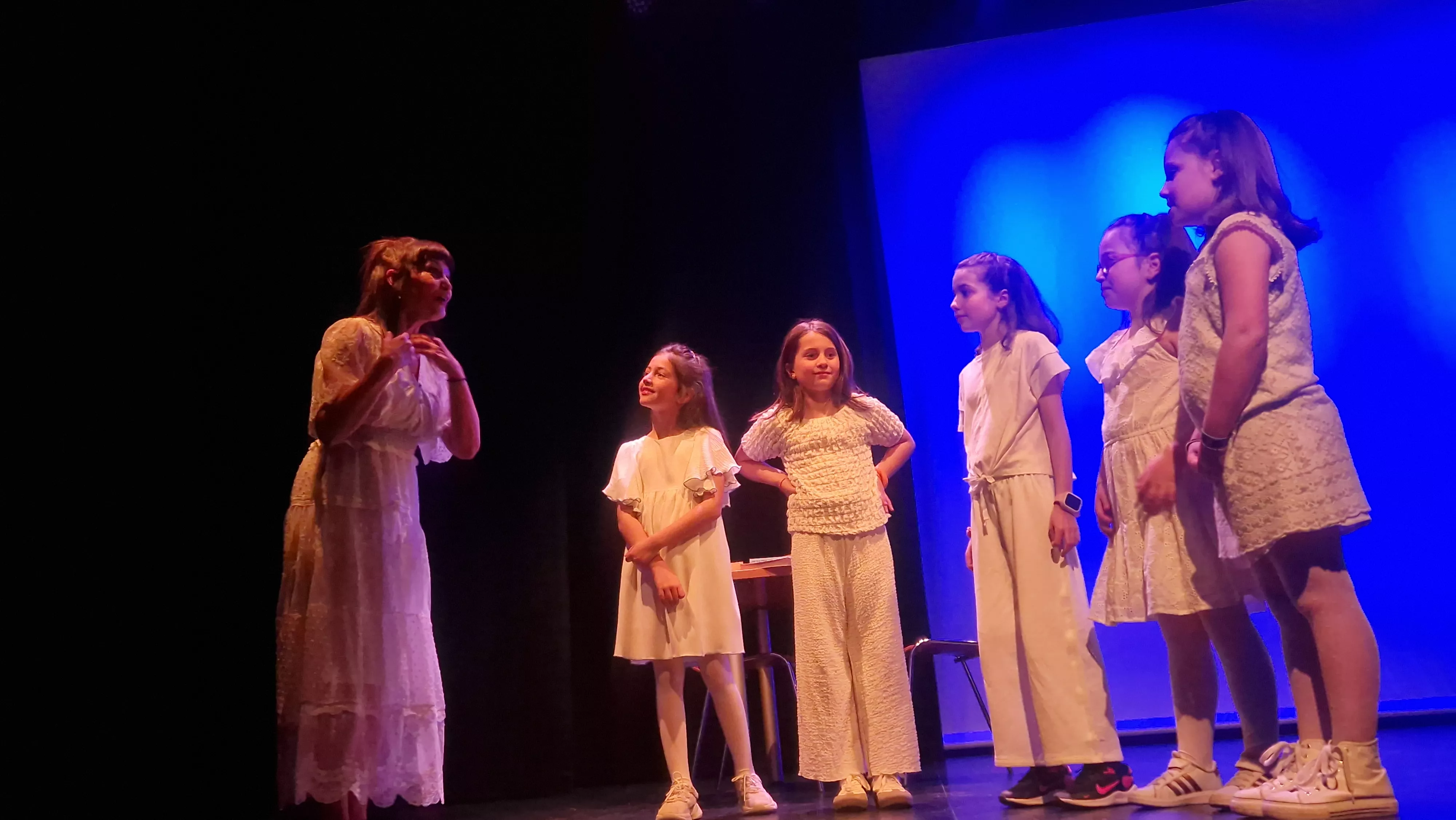 Encuentro  "Tan altas como la luna". Foto Myriam Martínerz