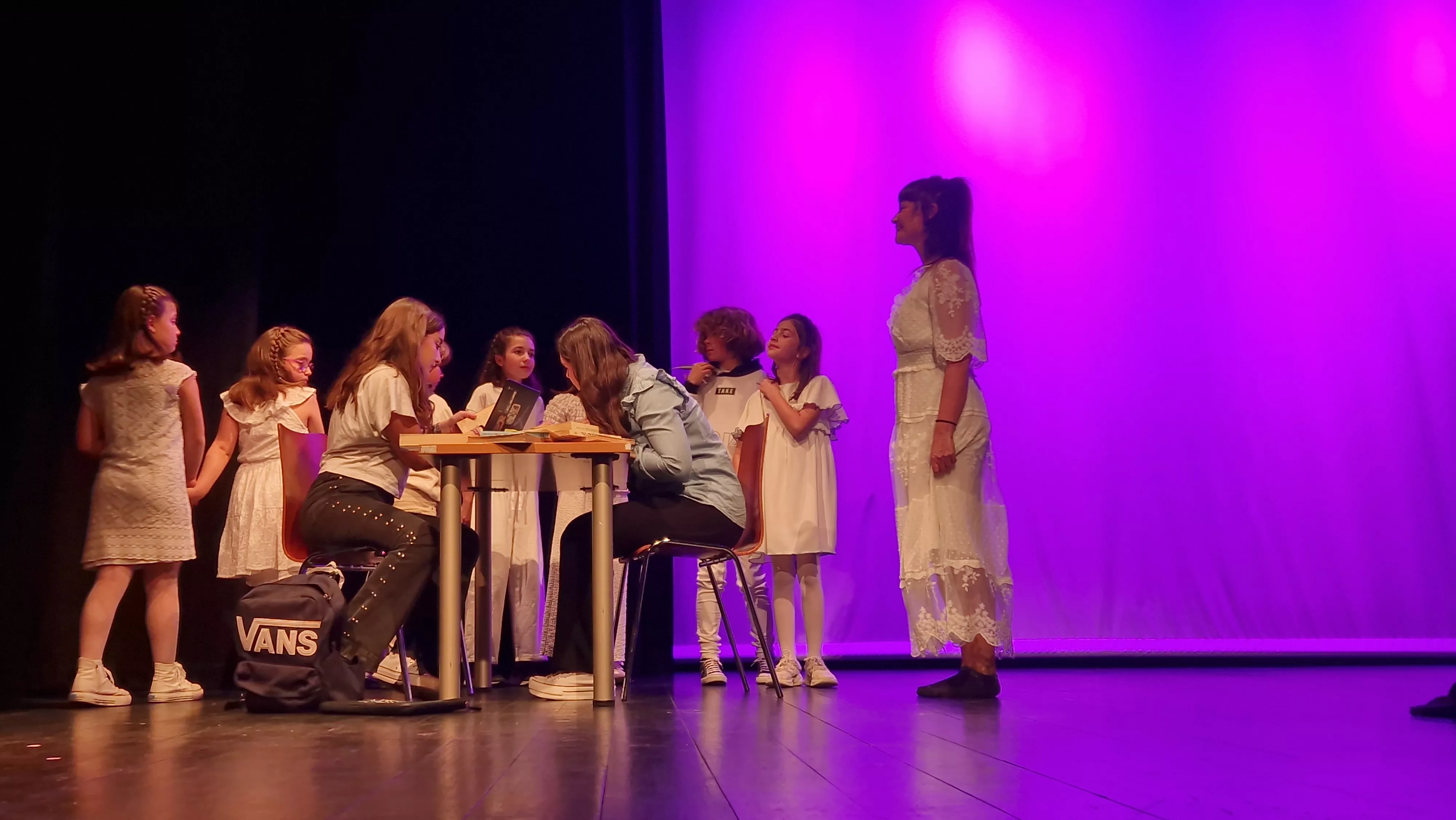 Encuentro  "Tan altas como la luna". Foto Myriam Martínerz