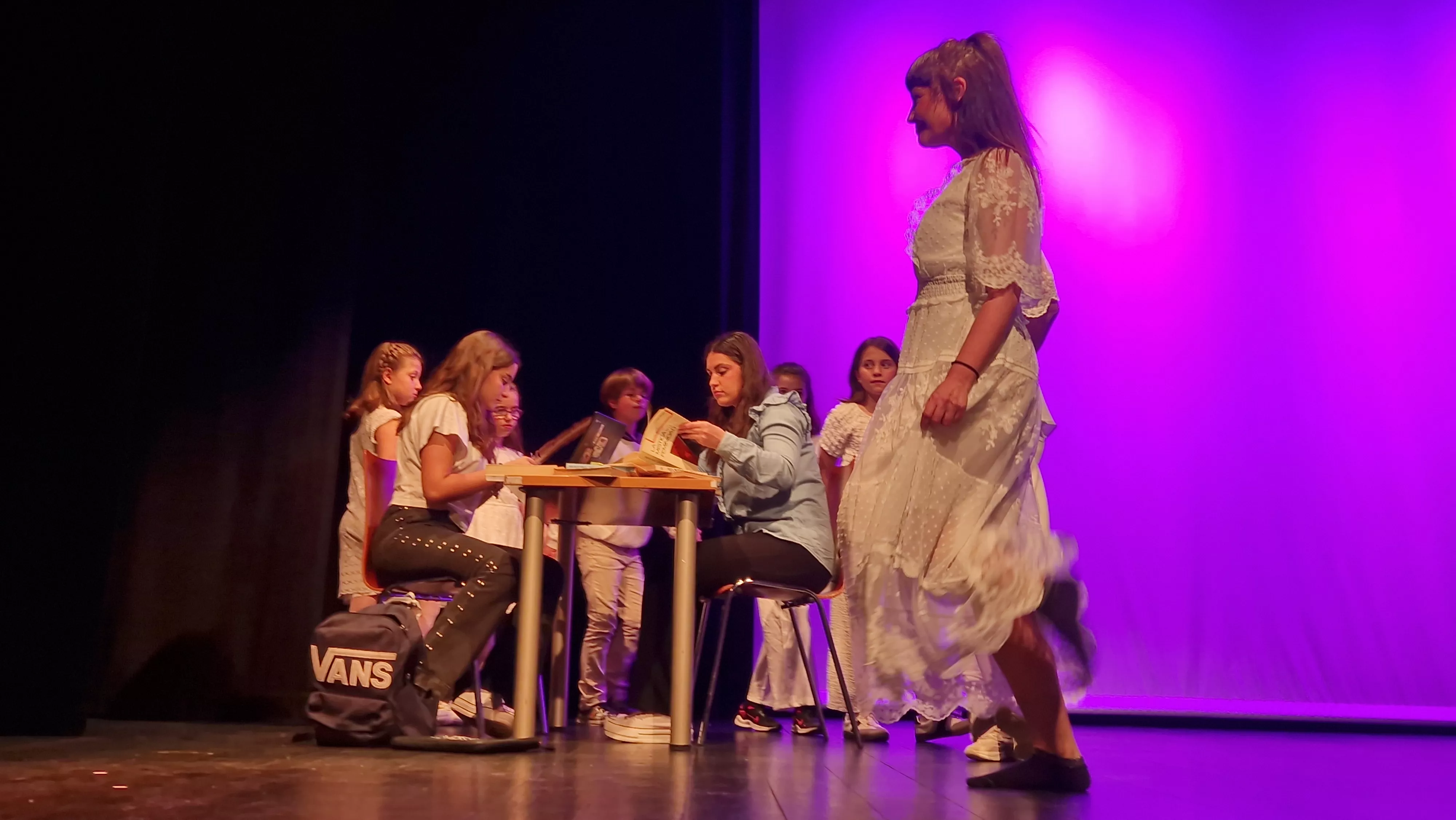 Estela Puyuelo. Encuentro  "Tan altas como la luna". Foto Myriam Martínerz