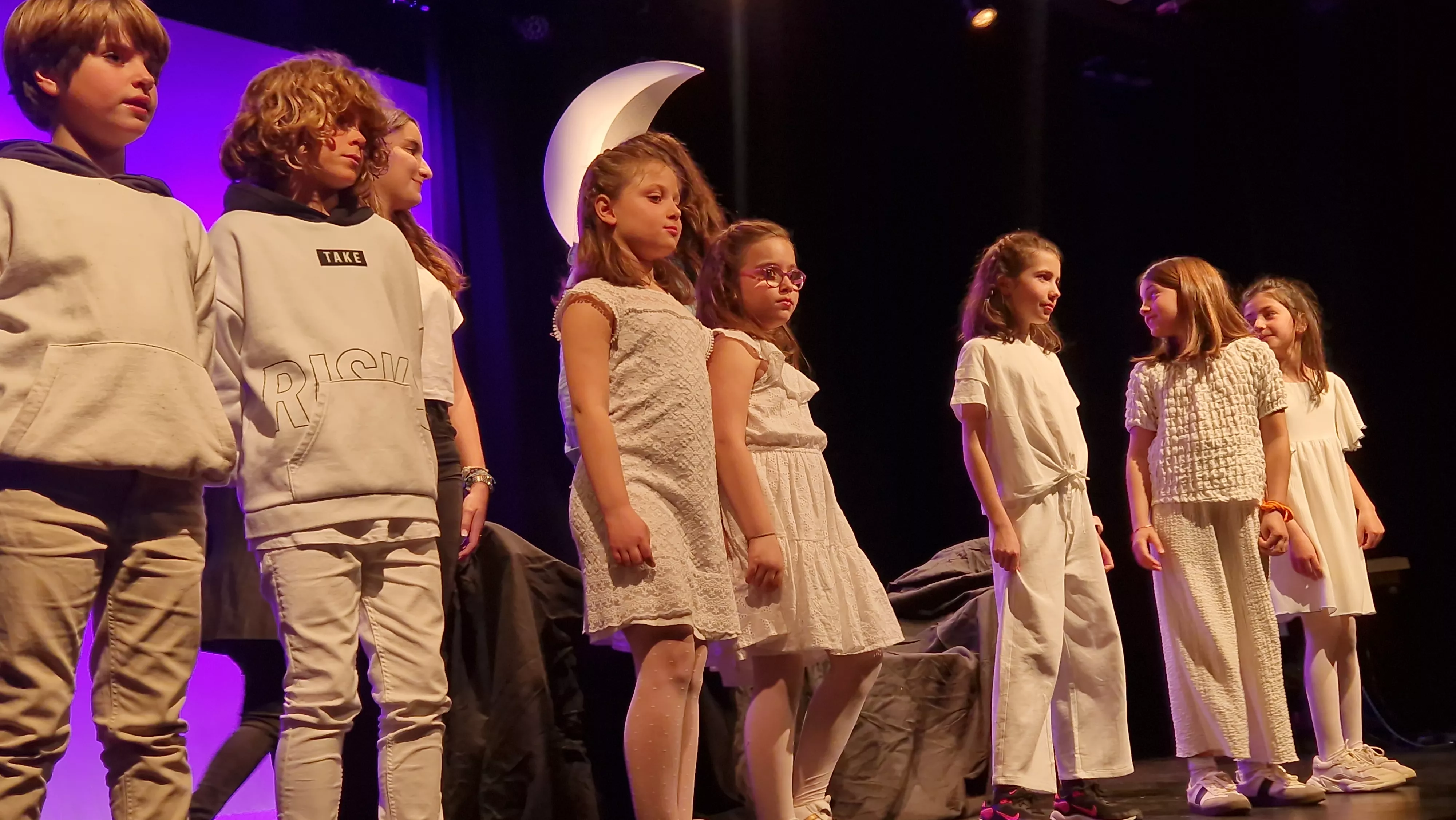 Encuentro  "Tan altas como la luna". Foto Myriam Martínez