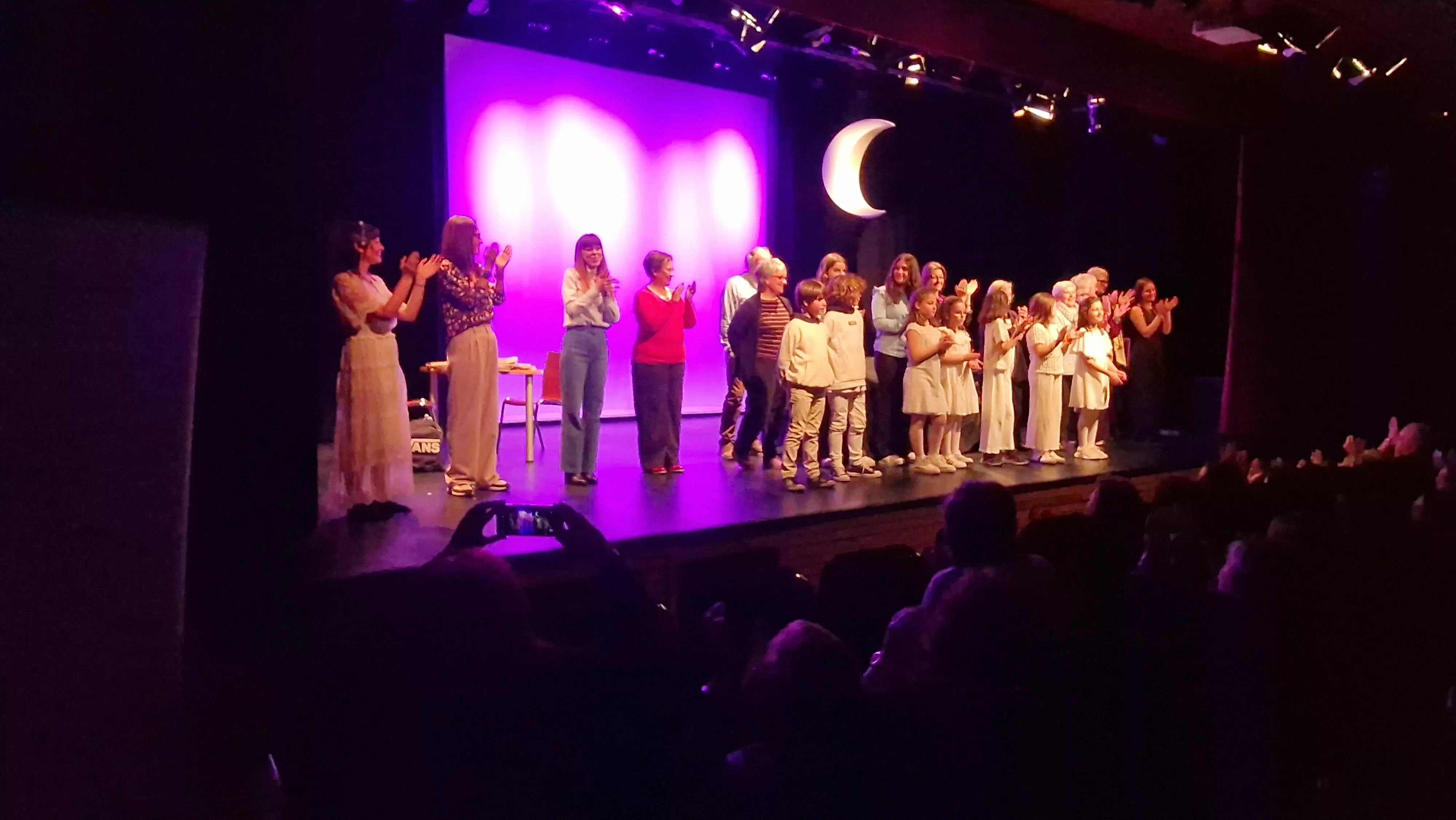 Encuentro  "Tan altas como la luna". Foto Myriam Martínez