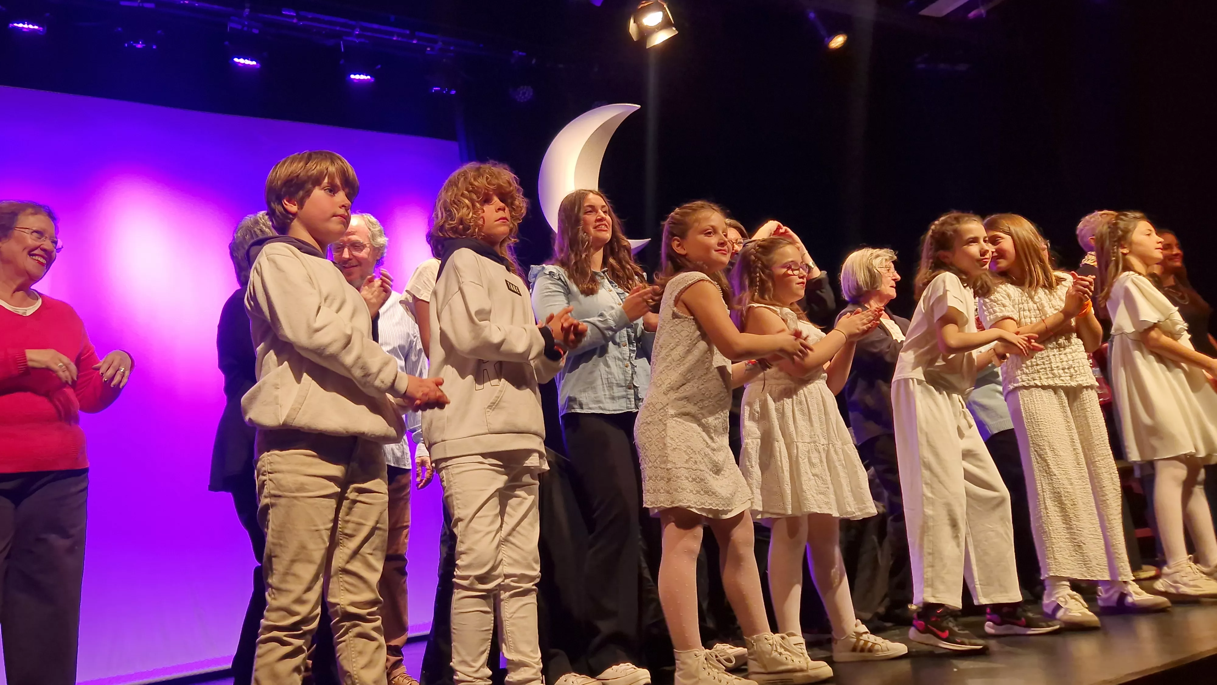 Encuentro  "Tan altas como la luna". Foto Myriam Martínez