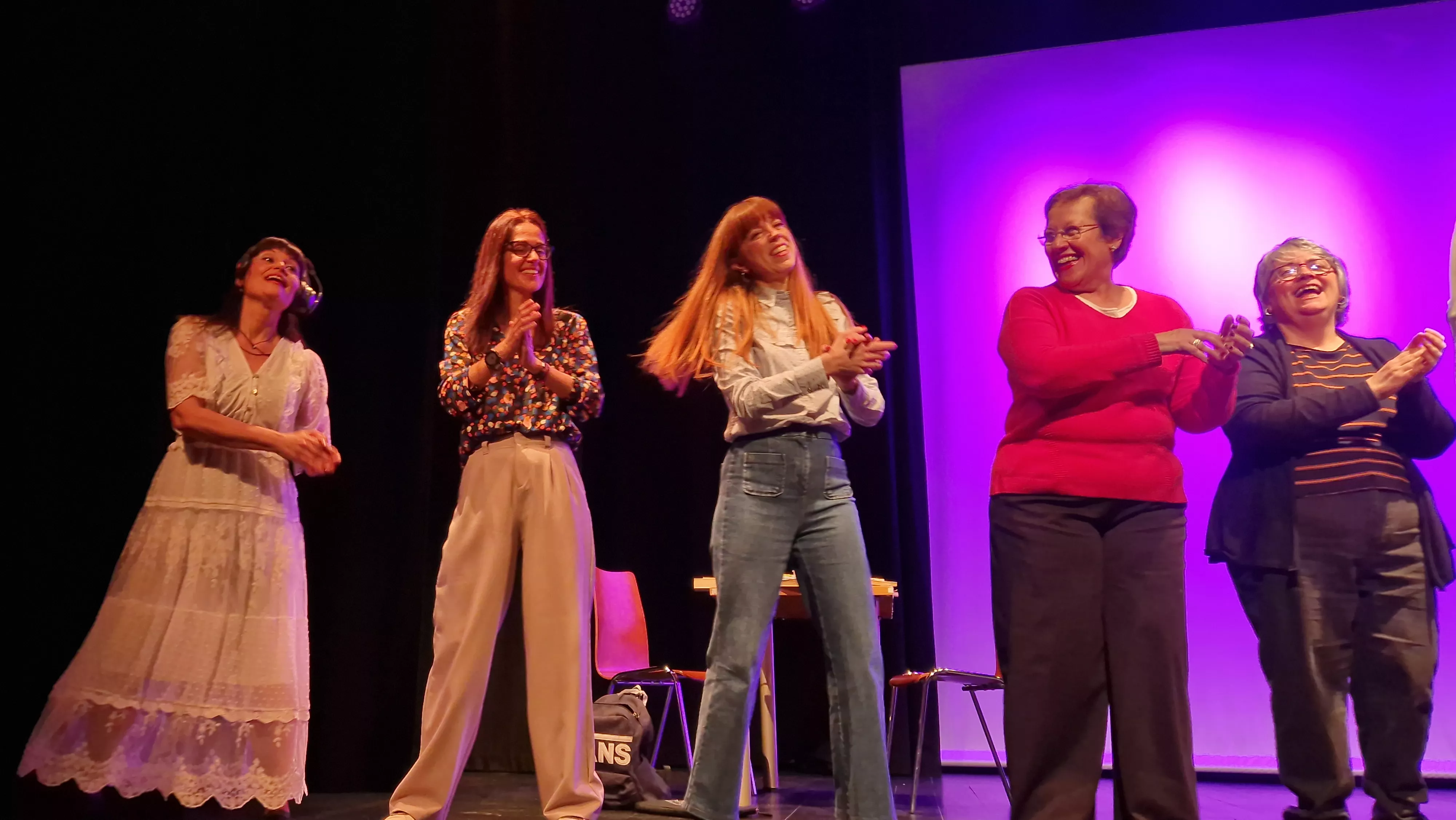 Encuentro  "Tan altas como la luna". Foto Myriam Martínez