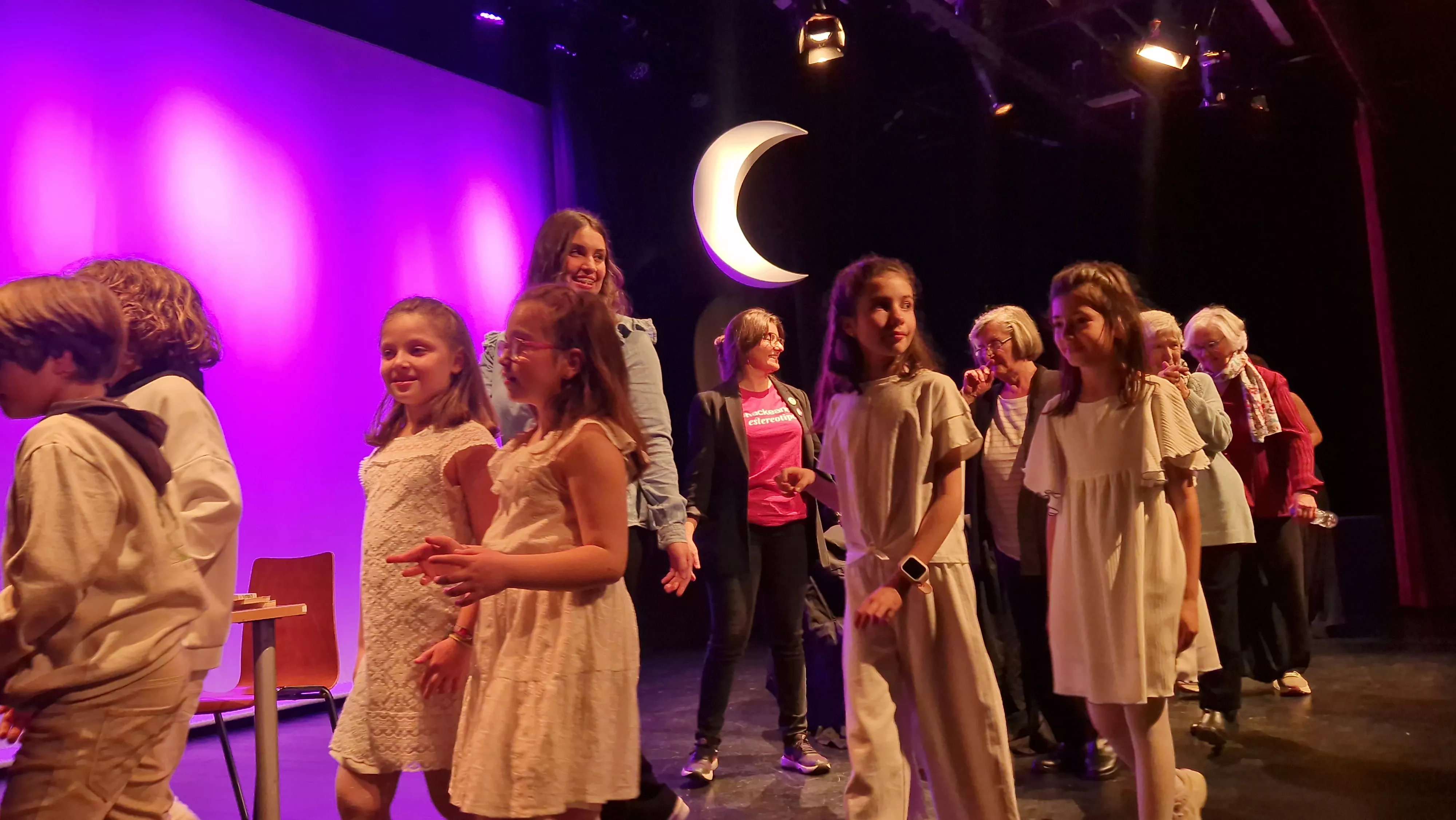 Encuentro  "Tan altas como la luna". Foto Myriam Martínez