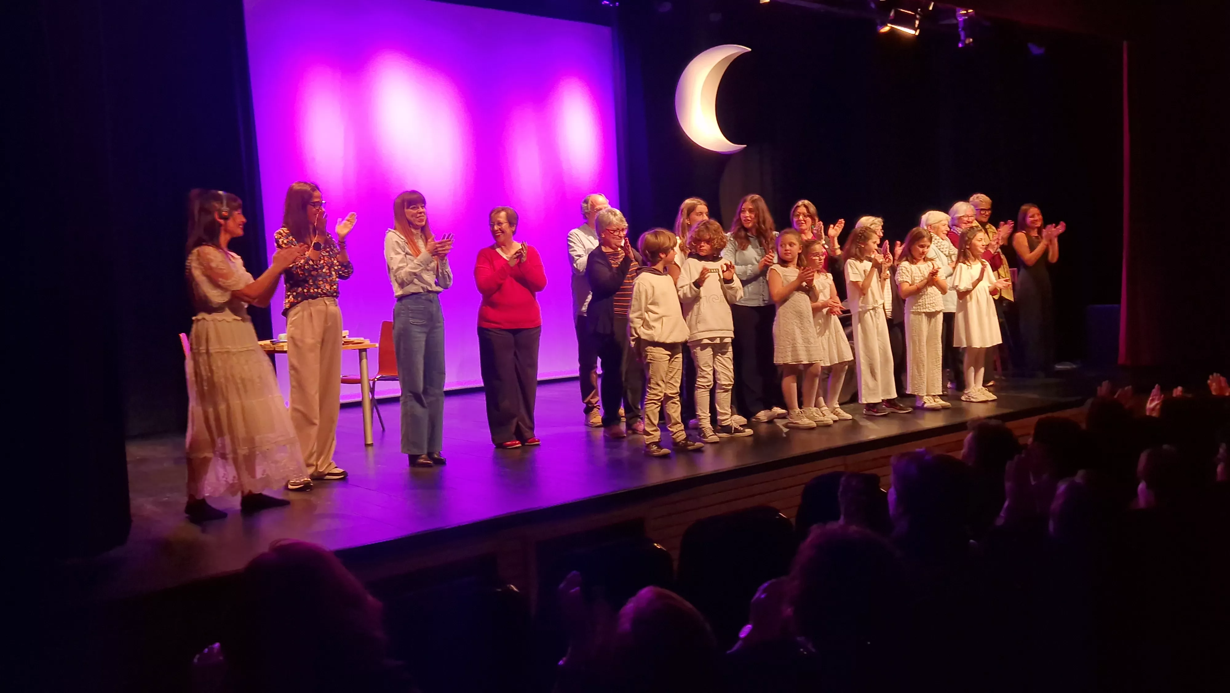 Encuentro  "Tan altas como la luna". Foto Myriam Martínez