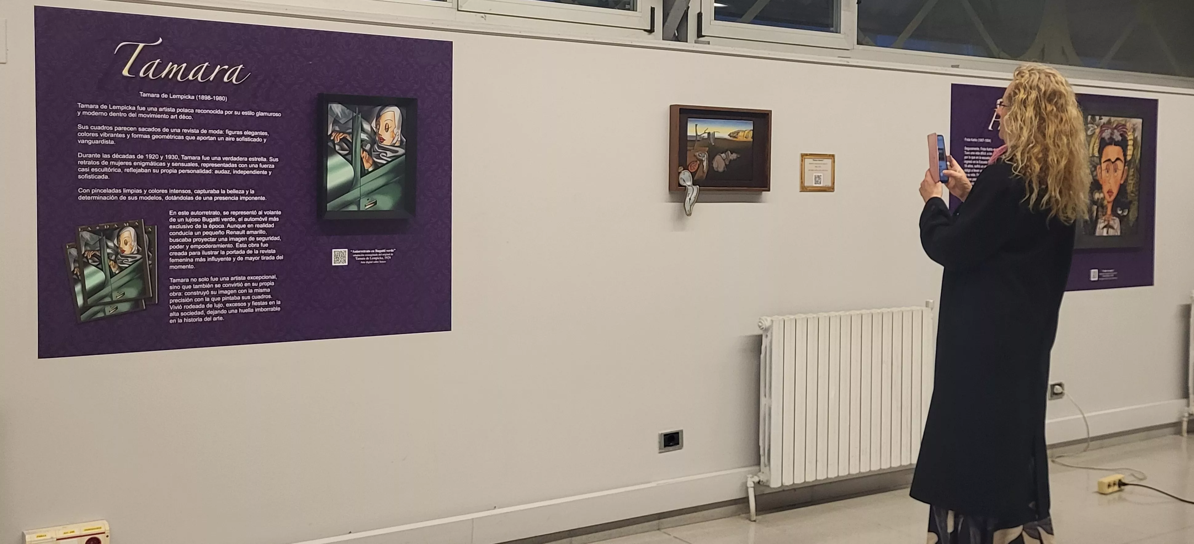 Inauguración de la exposición de Agustín Lorés '¡Menudas Artistas!' en Huesca. Foto Mercedes Manterola