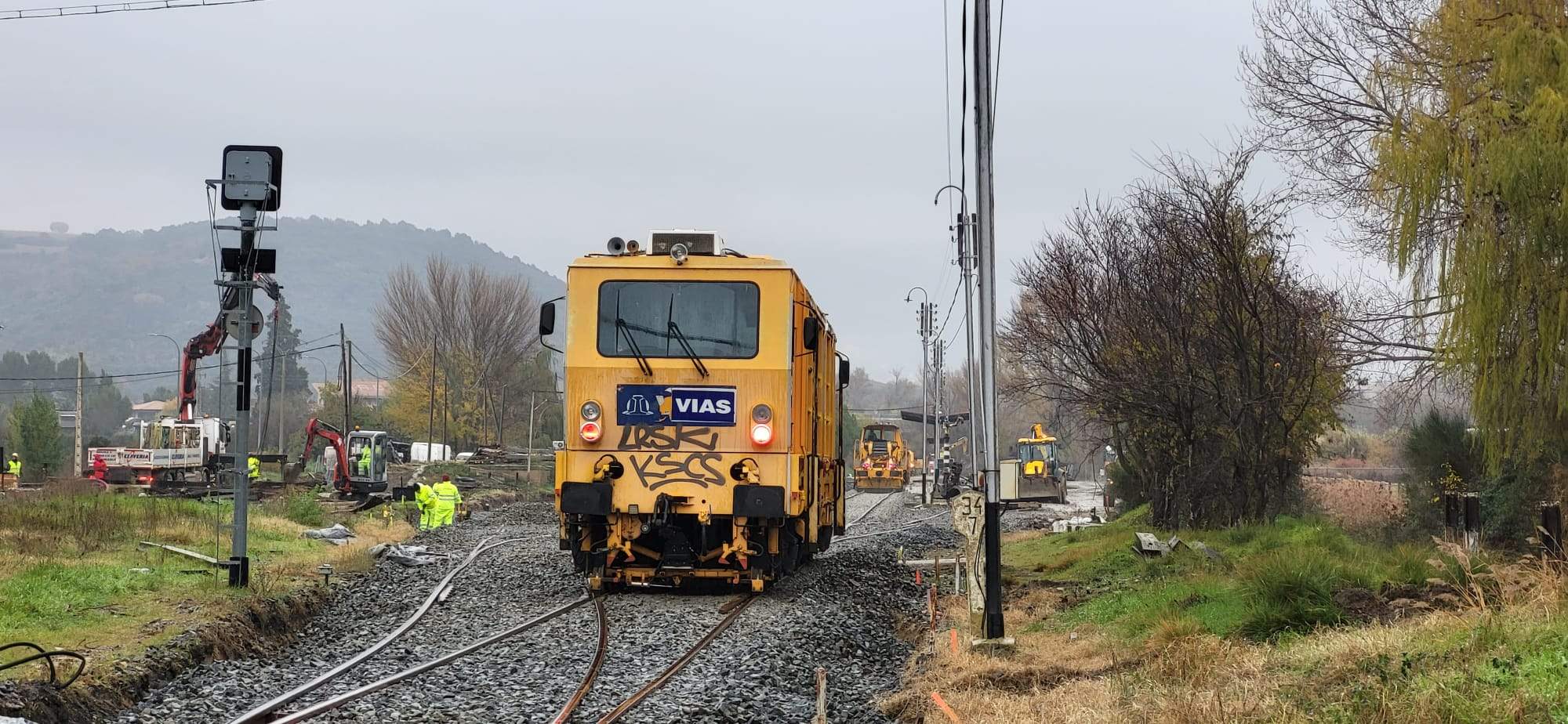 Trabajos que se desarrollaban este pasado lunes en Ayerbe
