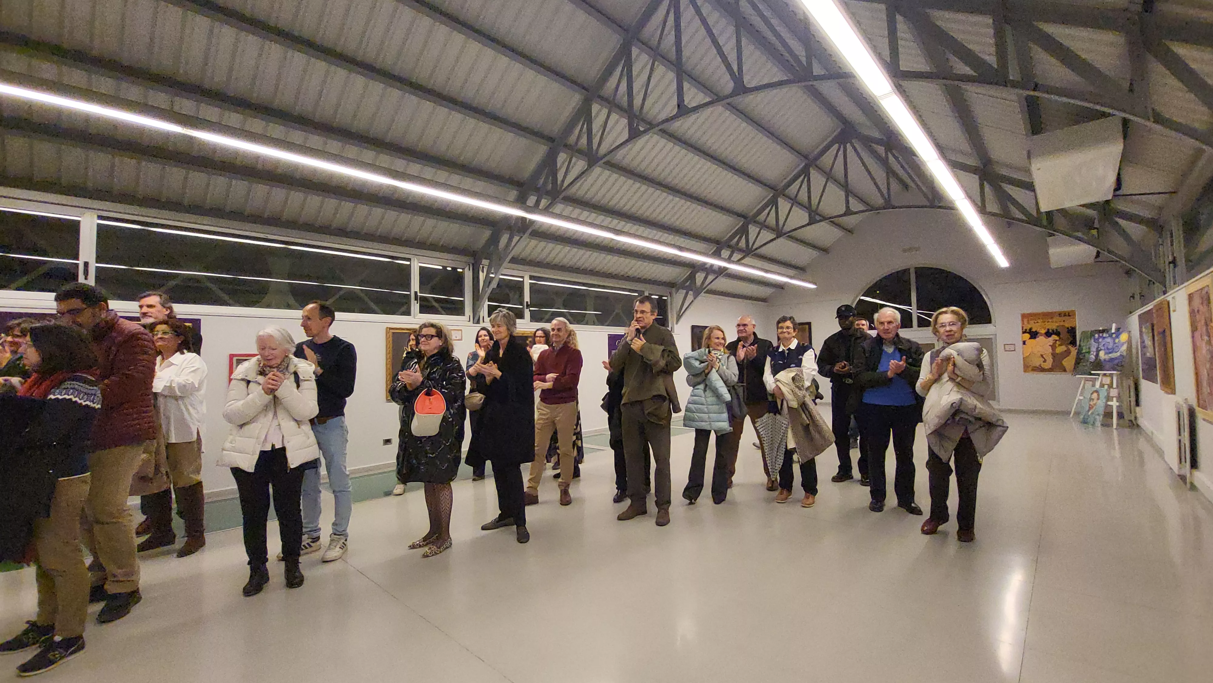 Inauguración de la exposición de Agustín Lorés '¡Menudas Artistas!' en Huesca. Foto Mercedes Manterola