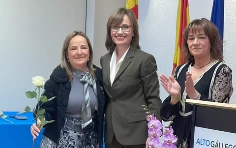 Esperanza López, recoge el reconocimiento de la Comarca del Alto Gállego. Esperanza López, recoge el reconocimiento de la Comarca del Alto Gállego.