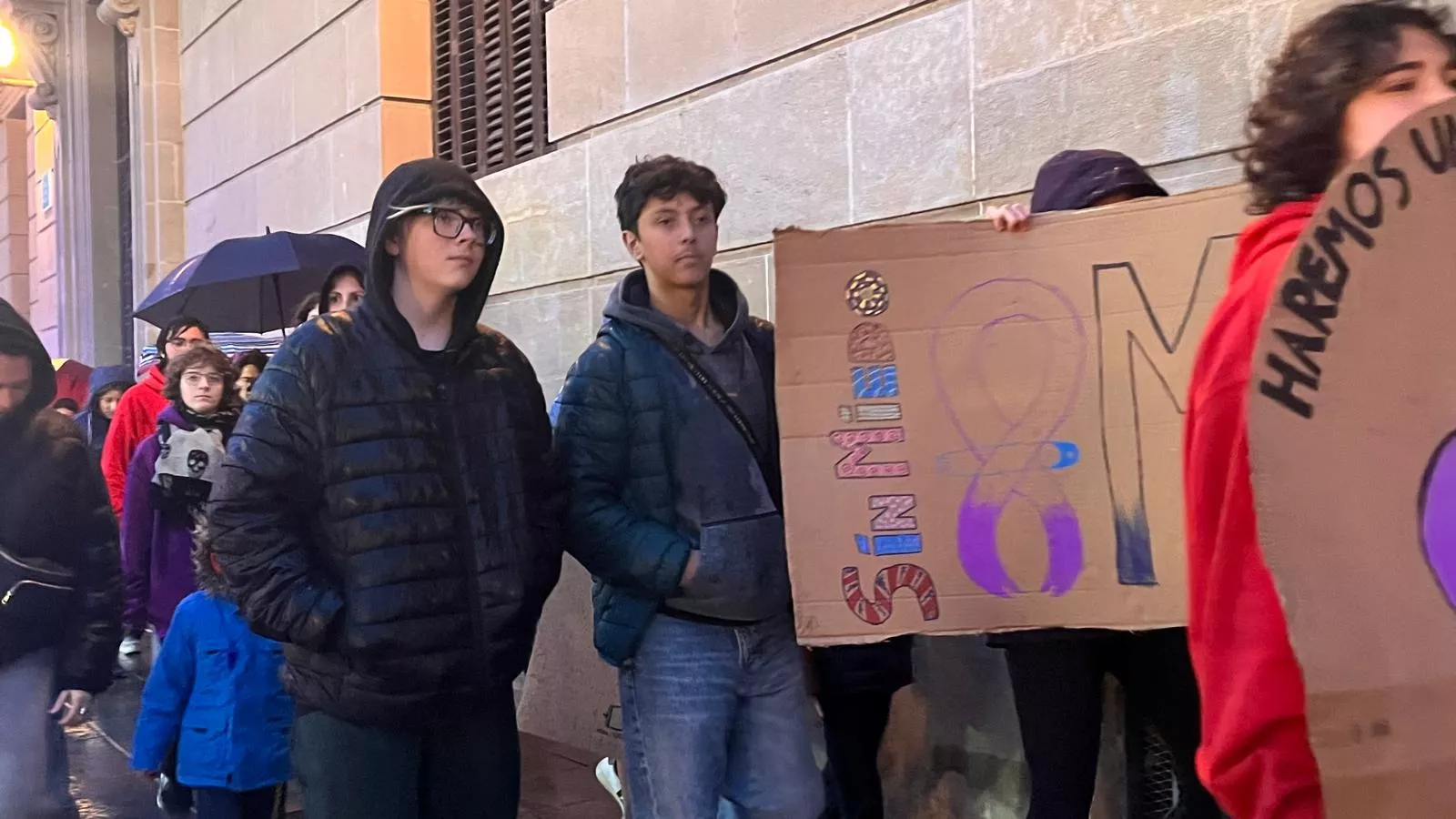 Manifestación que ha recorrido las calles de Huesca en el 8M. Foto Mercedes Manterola