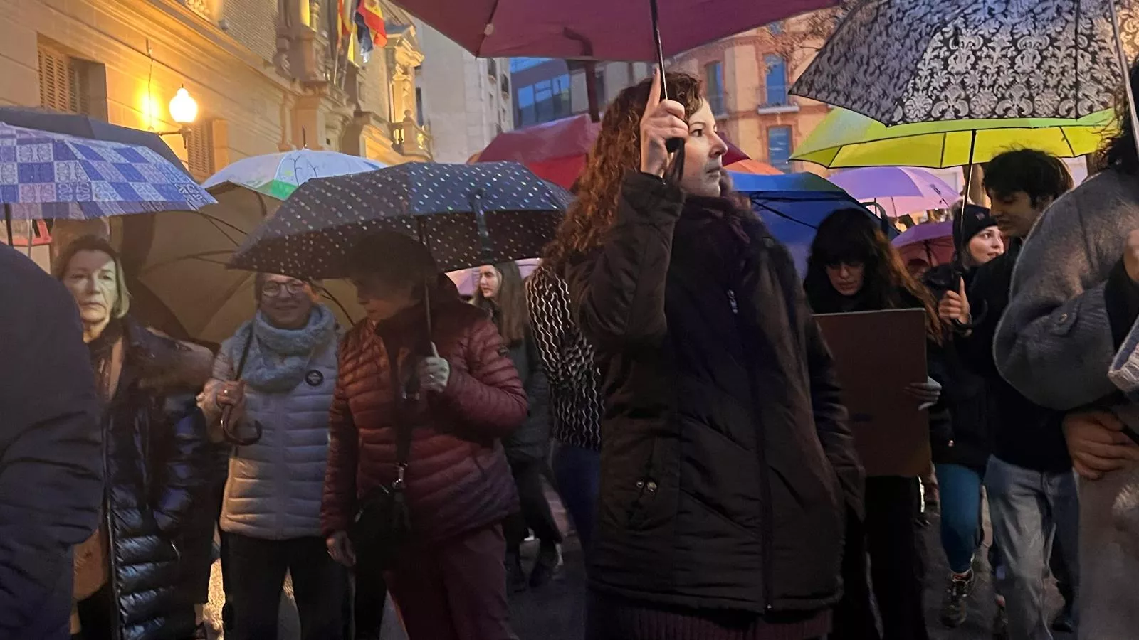 Manifestación que ha recorrido las calles de Huesca en el 8M. Foto Mercedes Manterola