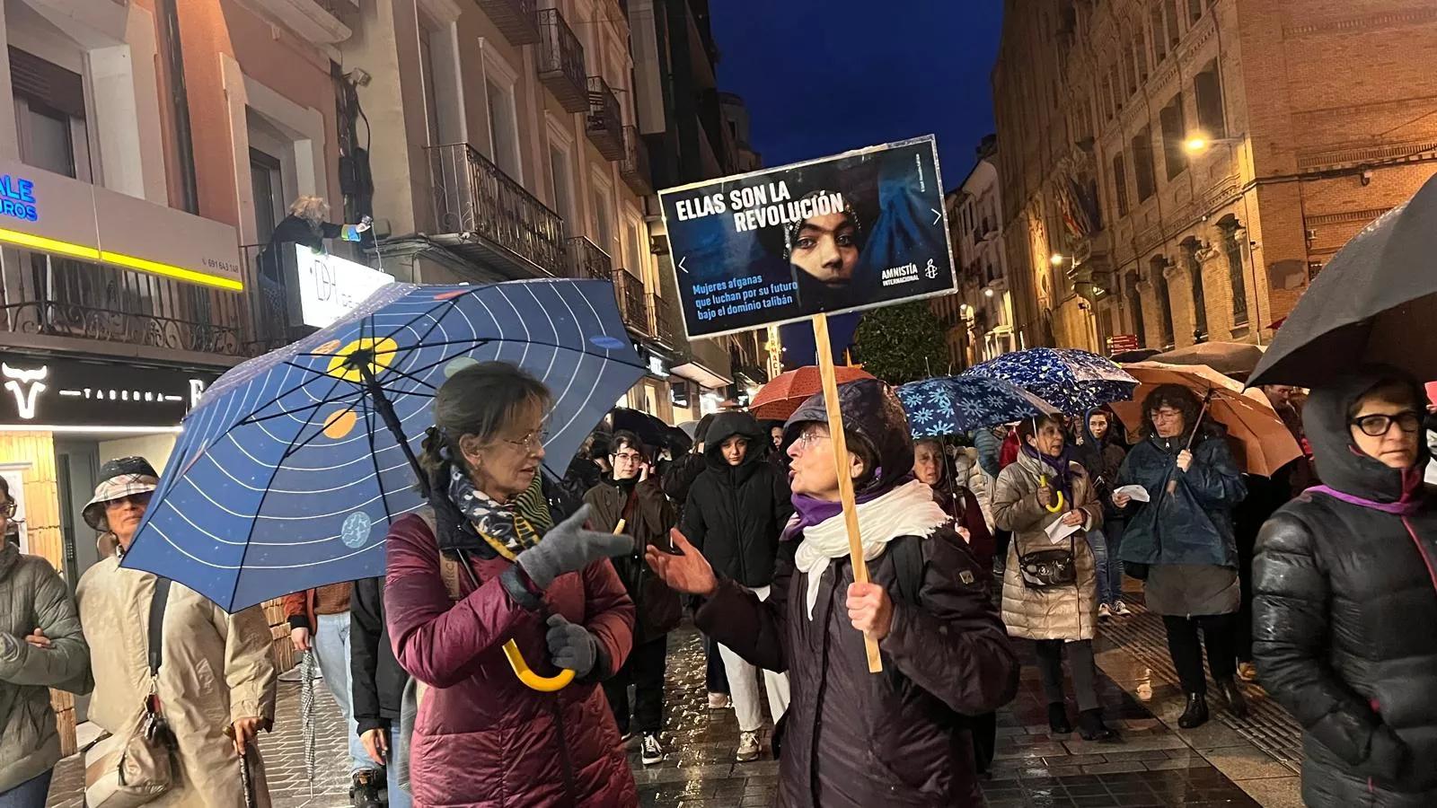 Manifestación que ha recorrido las calles de Huesca en el 8M. Foto Mercedes Manterola