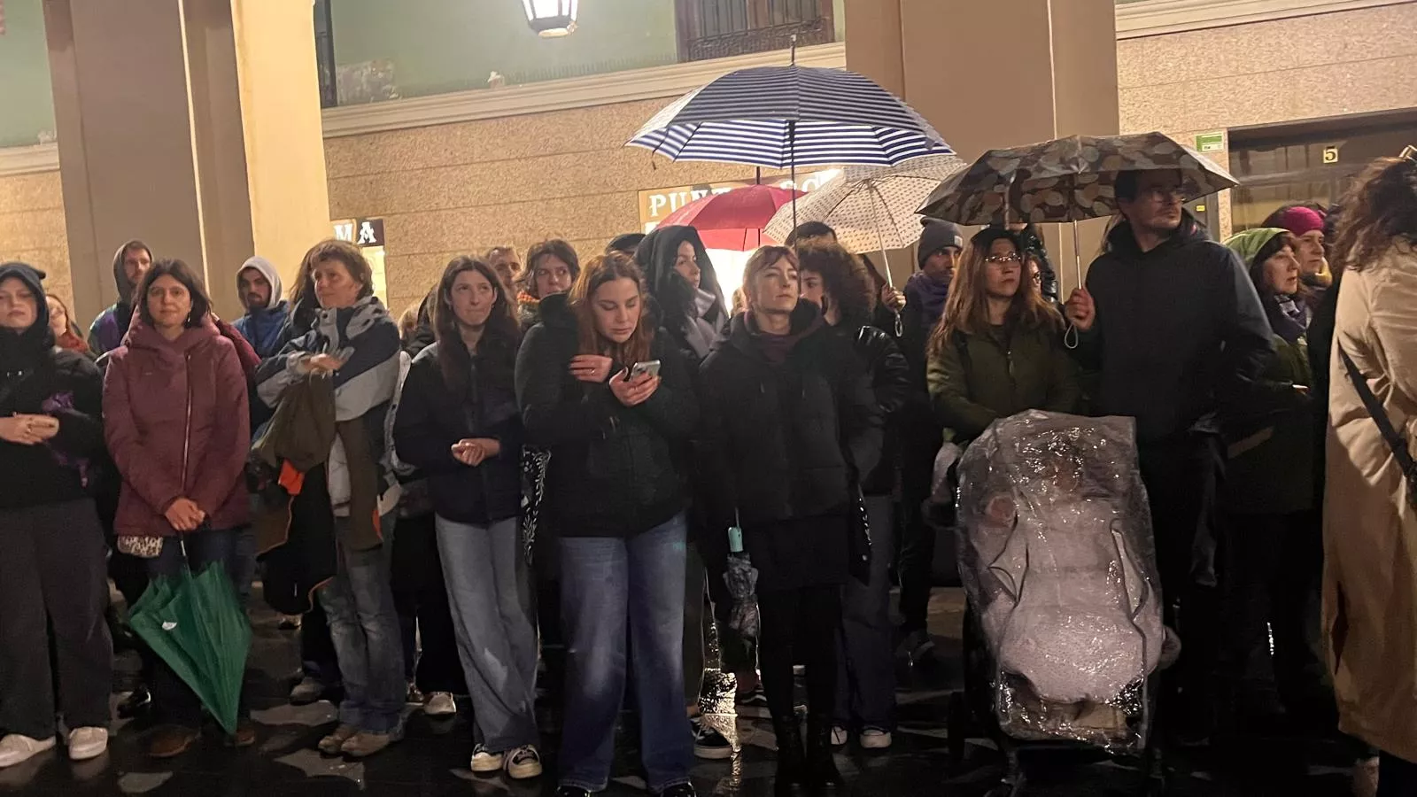 Manifestación que ha recorrido las calles de Huesca en el 8M. Foto Mercedes Manterola