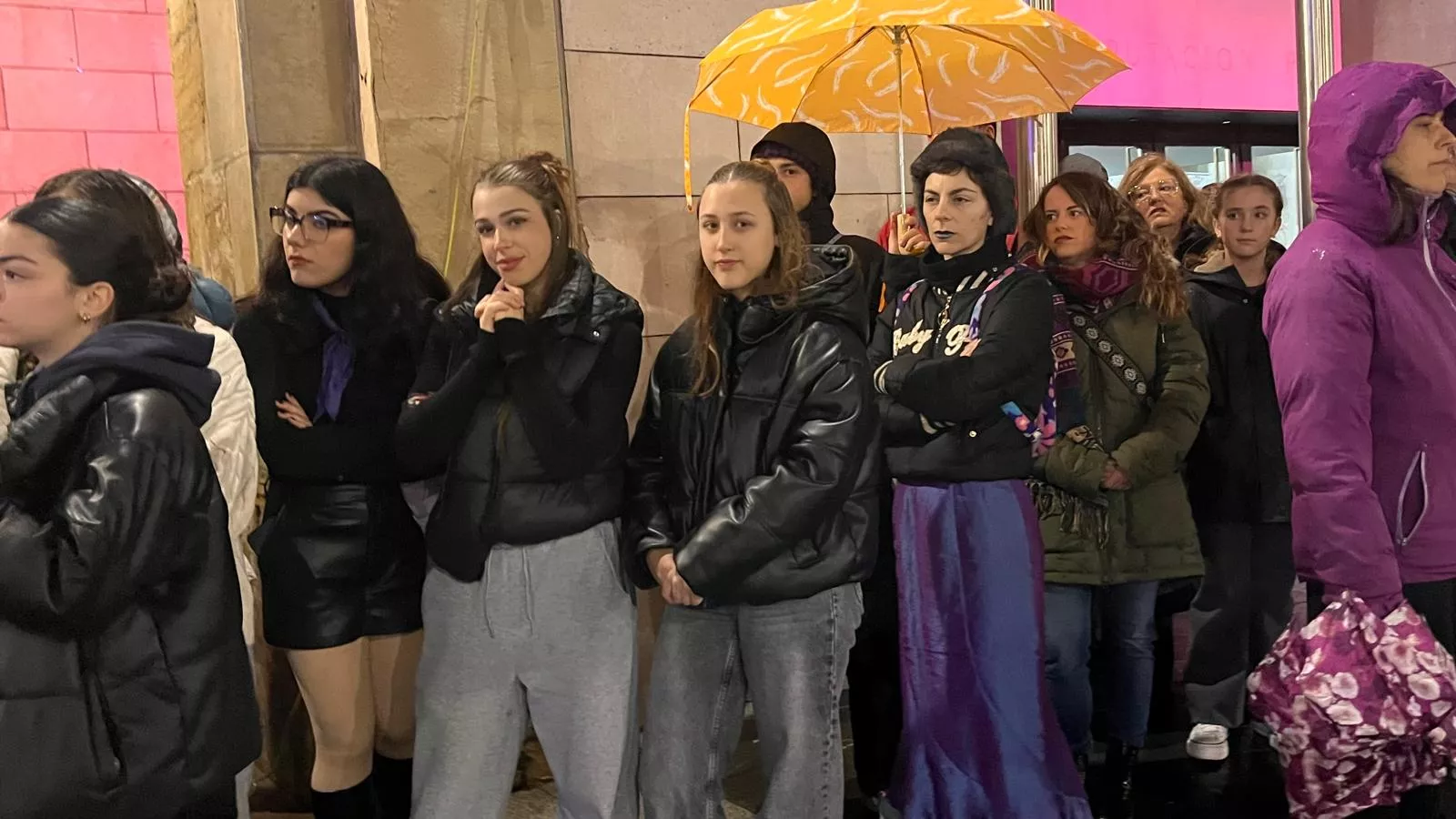 Manifestación que ha recorrido las calles de Huesca en el 8M. Foto Mercedes Manterola