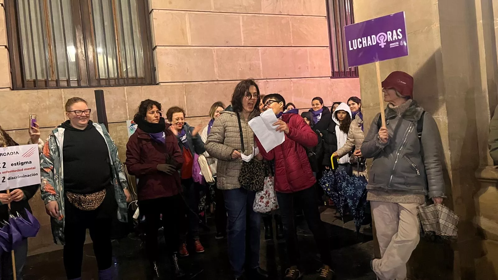Manifestación que ha recorrido las calles de Huesca en el 8M. Foto Mercedes Manterola