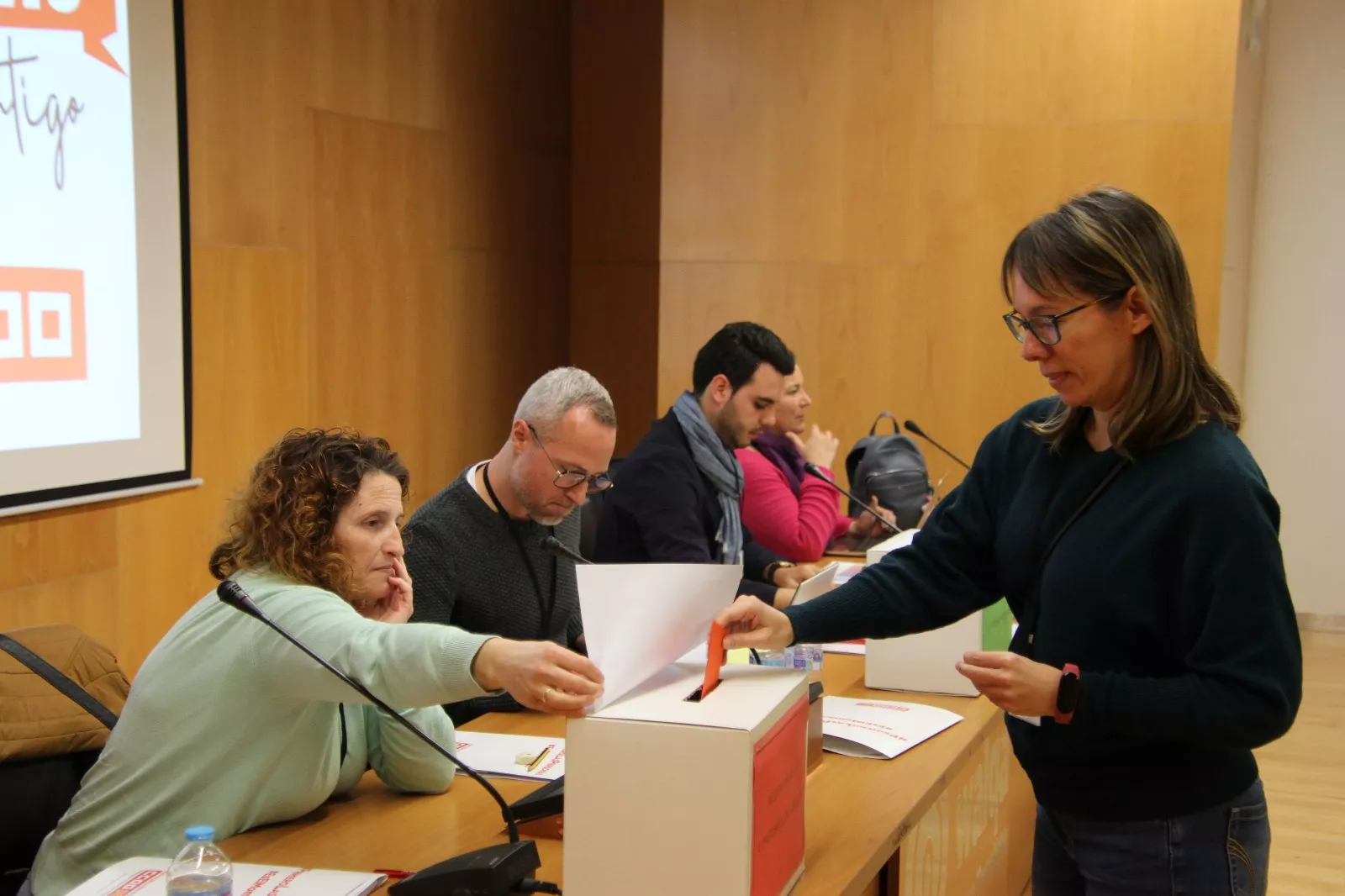 Elección de  José Vegas Grau, como nuevo secretario de la UC de CCOO de Huesca Occidental. Foto Carlos Neofato