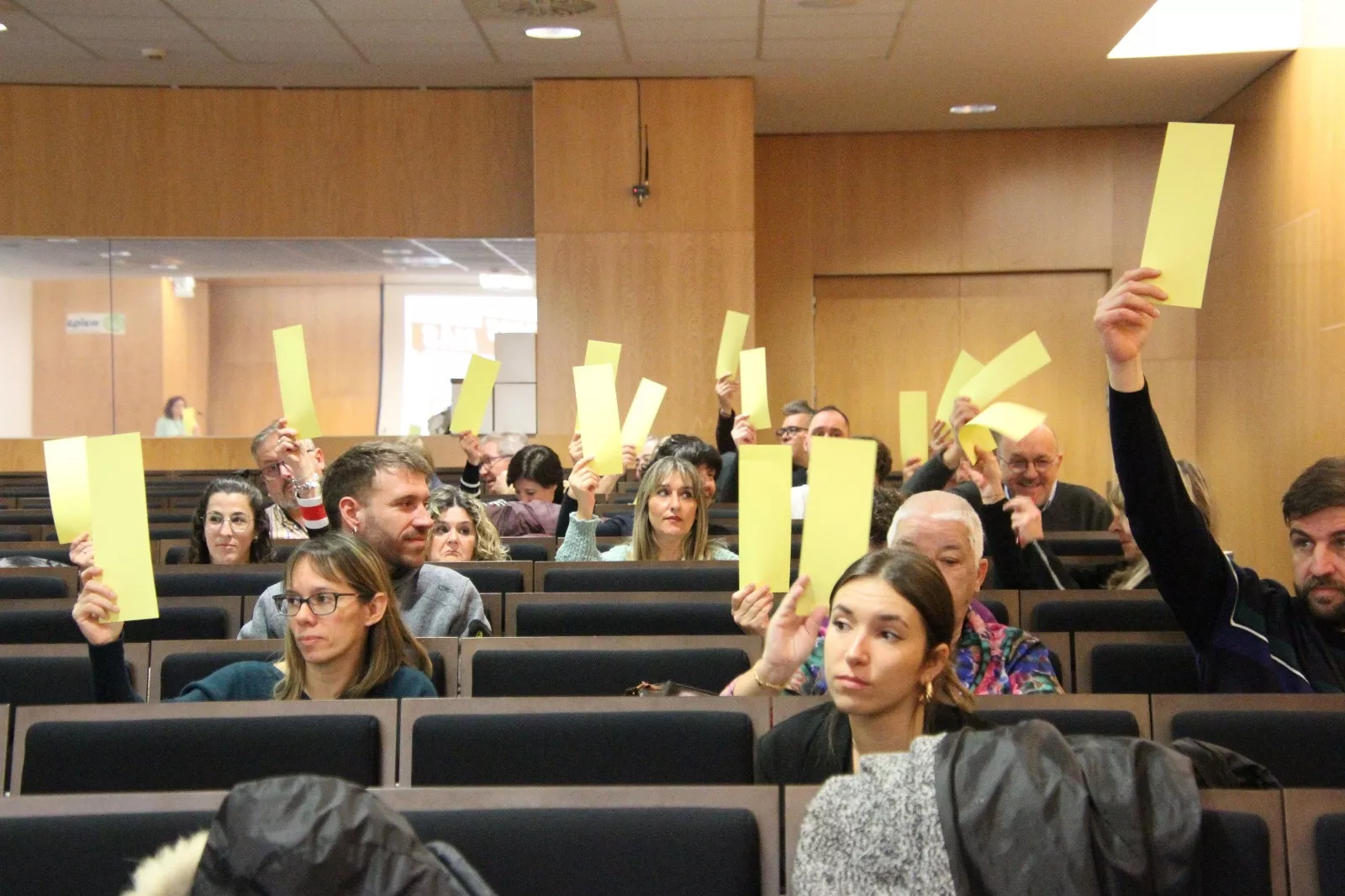 Elección de  José Vegas Grau, como nuevo secretario de la UC de CCOO de Huesca Occidental. Foto Carlos Neofato