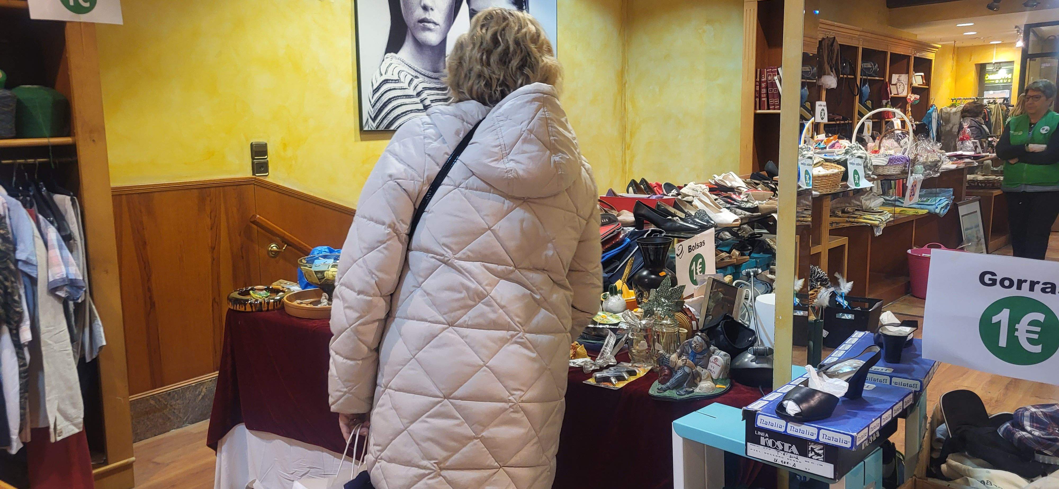 Mercadillo de Navidad de la Asociación Contra el Cáncer de Huesca. Foto Myriam Martínez 