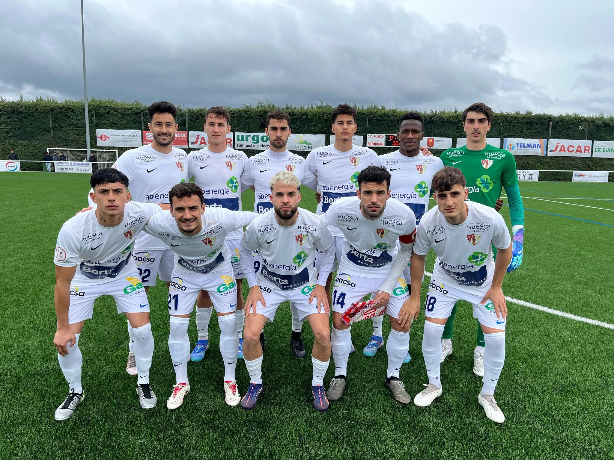 Once del Barbastro en su visita al Subiza