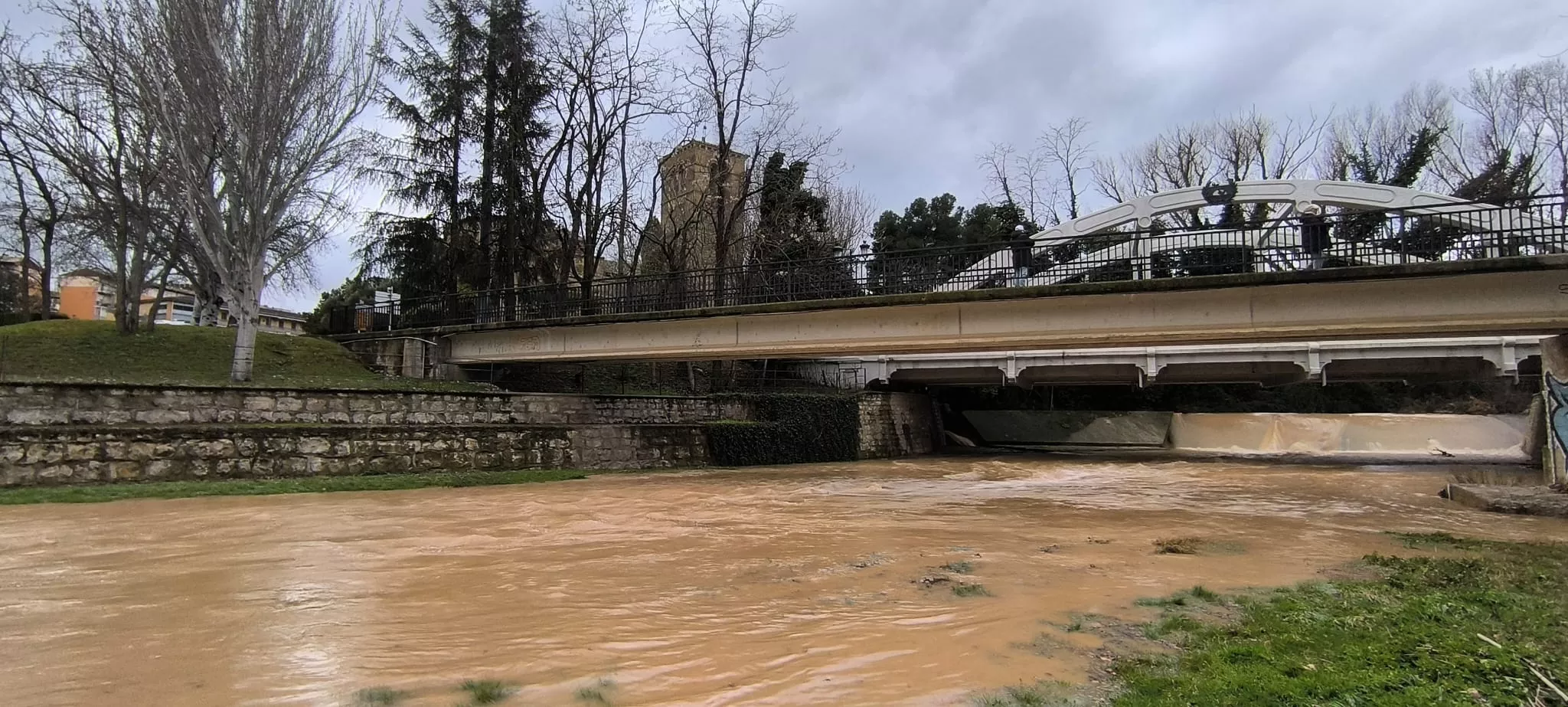 El río Isuela, a su paso por el Puente de San Miguel. Foto Joaquín Santafé