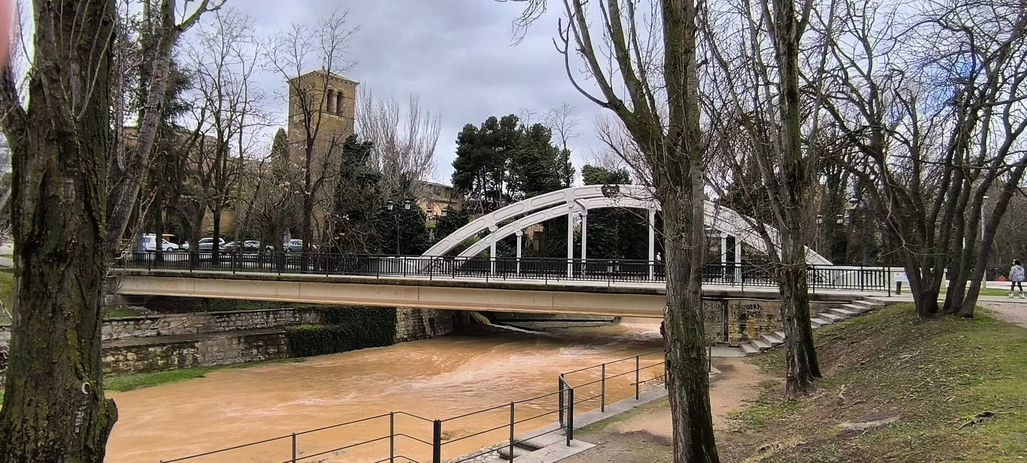 El río Isuela, a su paso por el Puente de San Miguel. Foto Joaquín Santafé
