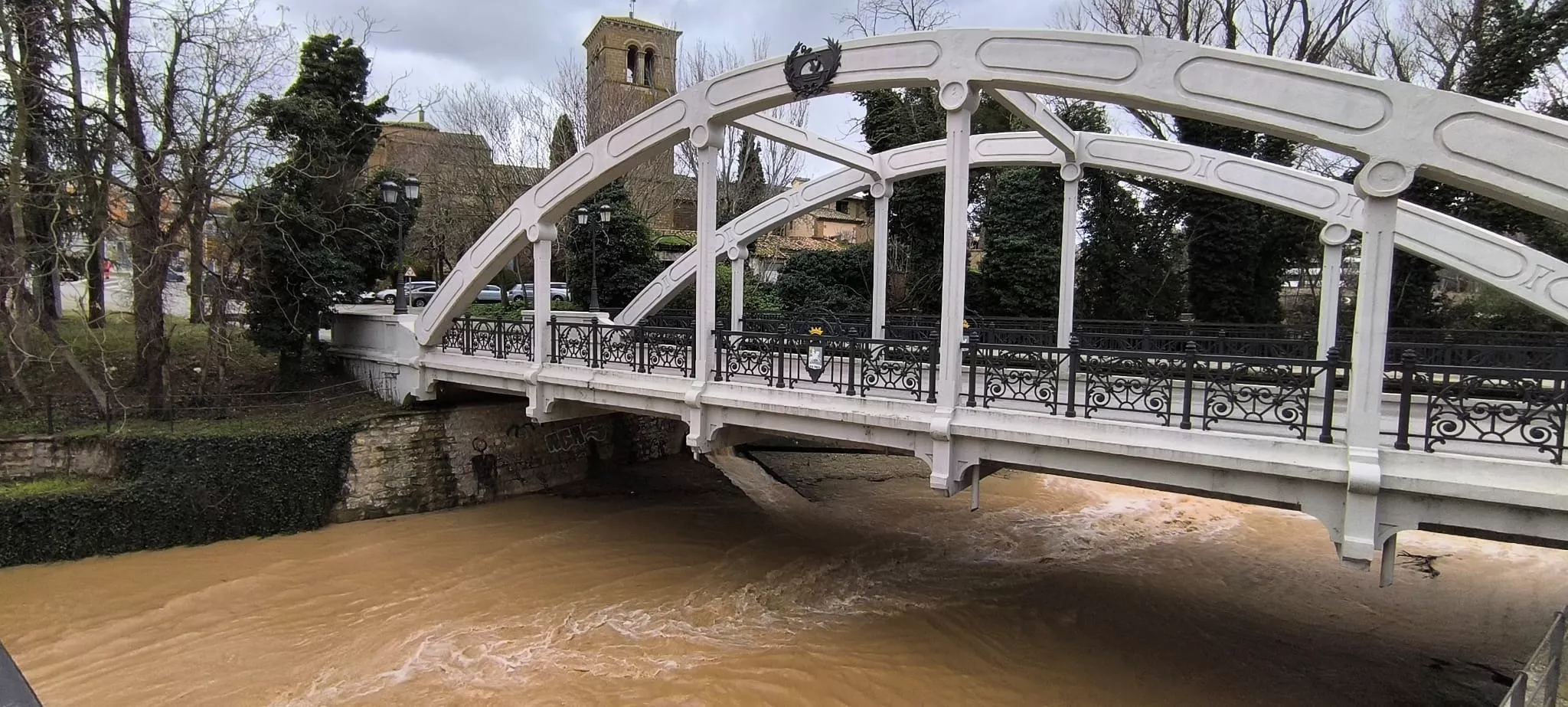 El río Isuela, a su paso por el Puente de San Miguel. Foto Joaquín Santafé