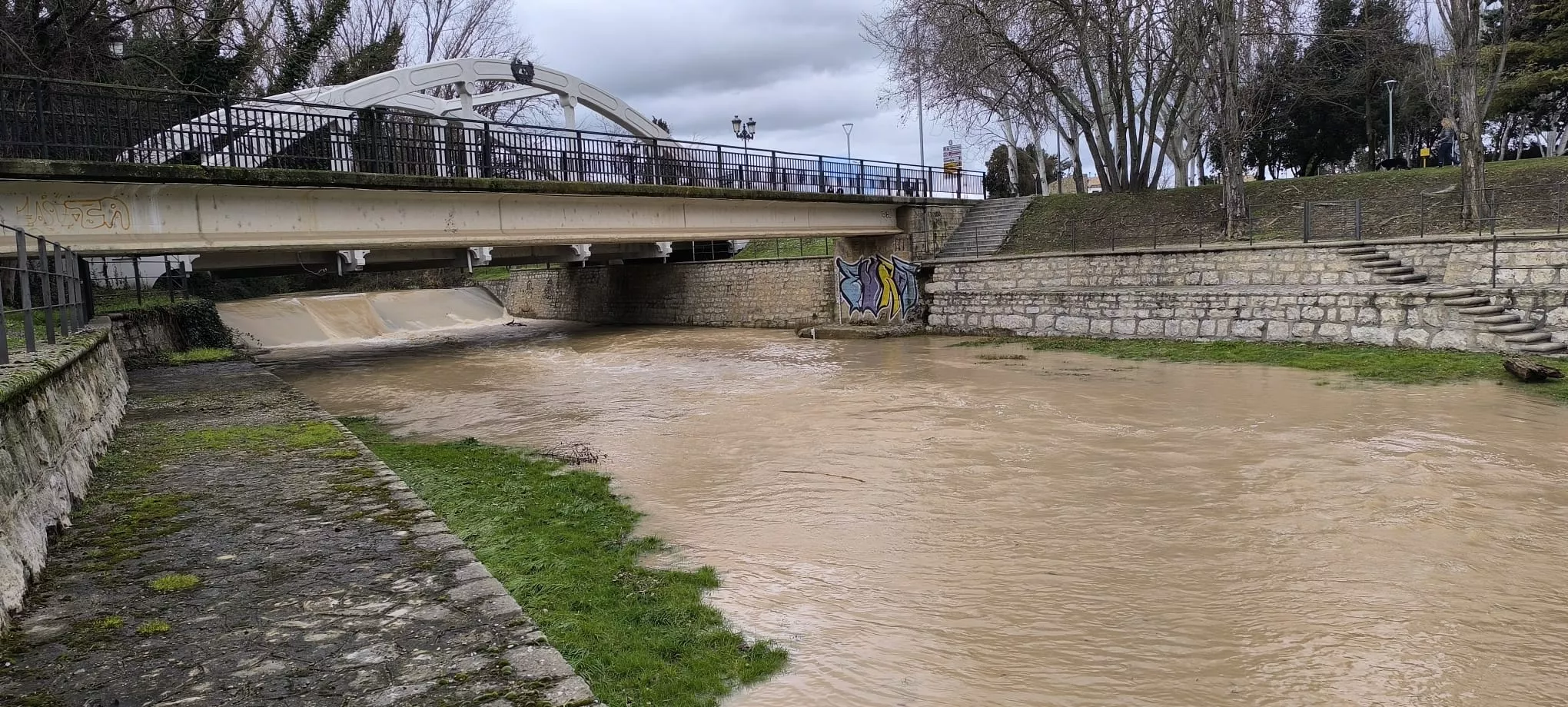 El río Isuela, a su paso por el Puente de San Miguel. Foto Joaquín Santafé