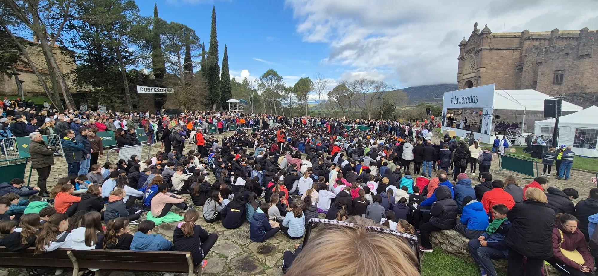  Javieres en el destino de la peregrinación al Castillo de Javier. Foto Juanlu Herrero